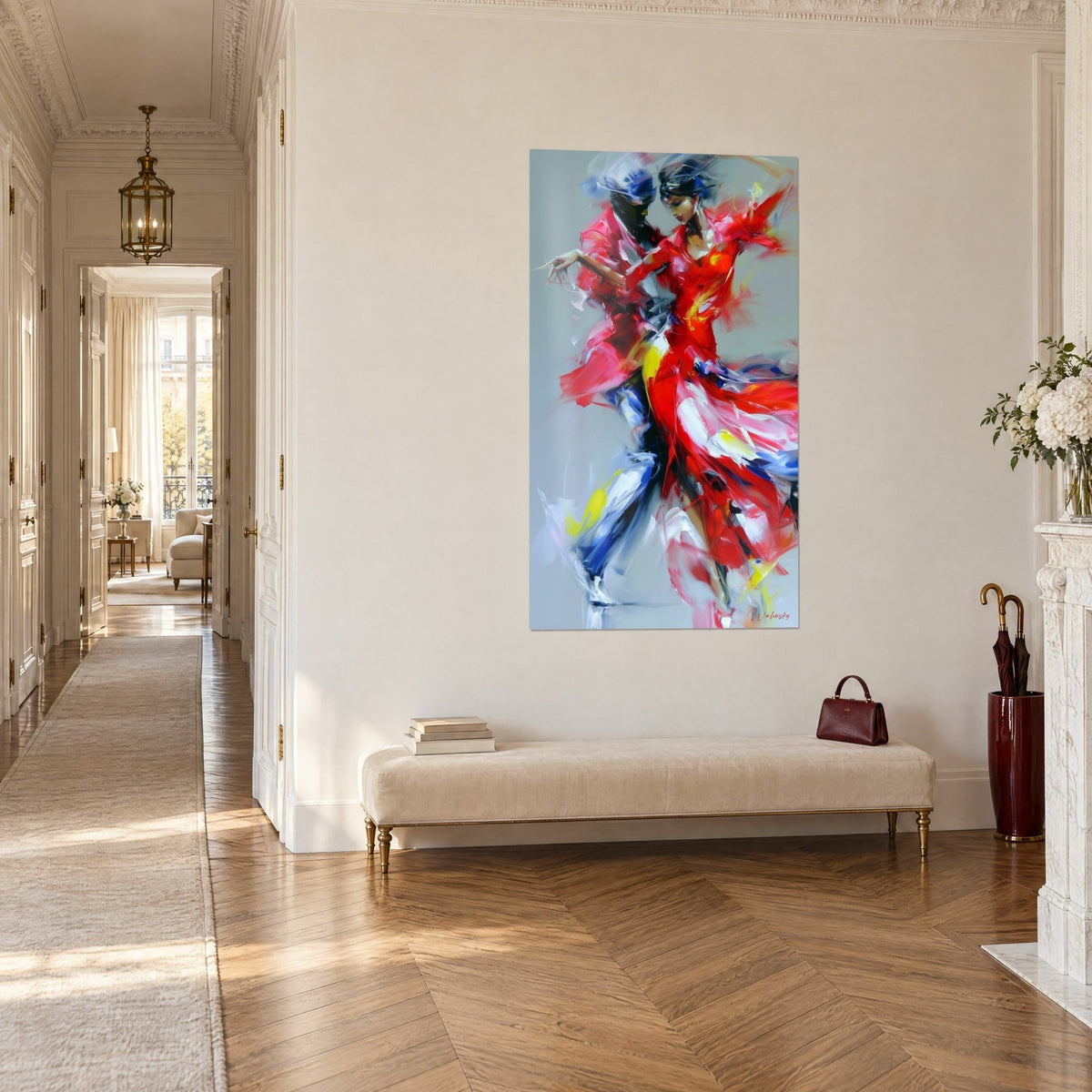 Tableau tango passionné aux robes flottantes écarlates et gris perle, coups de couteau blancs, dans un couloir haussmannien lumineux