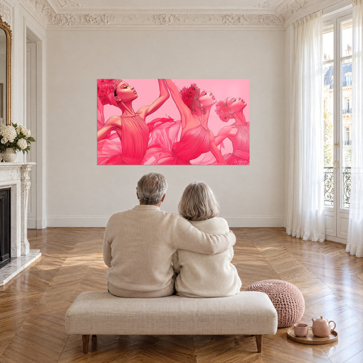 Gemälde Choreografie von Frauen in leuchtend rosa Plisseekleidern, karmesinrote Pfingstrosen in den Frisuren, großer parkettierter Haussmann-Salon