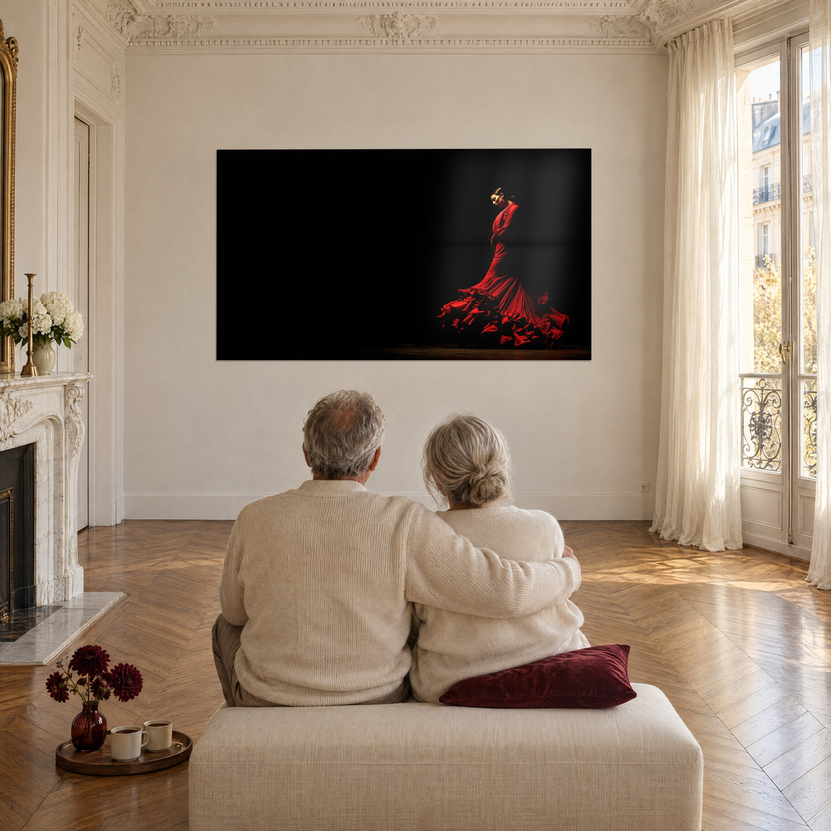 Quadro artista andalusa in abito porpora, testa reclinata, ombra nera profonda, davanti a una coppia di spalle su una panca beige