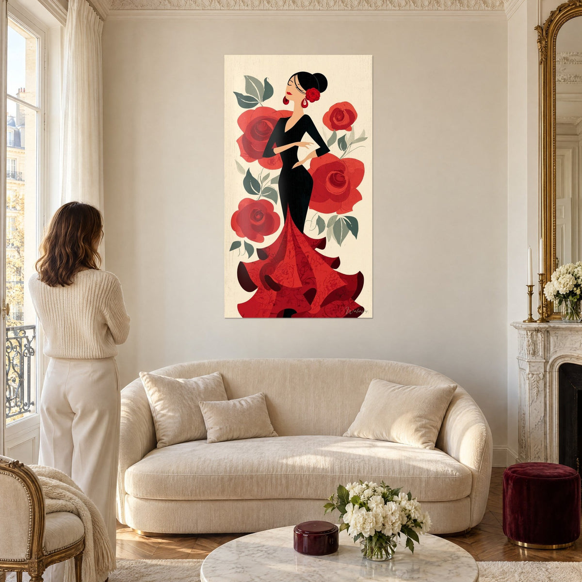 Tableau danseuse flamenca en robe noire et volants rouges, grandes roses vermillon, au-dessus d'un canapé dans un salon lumineux