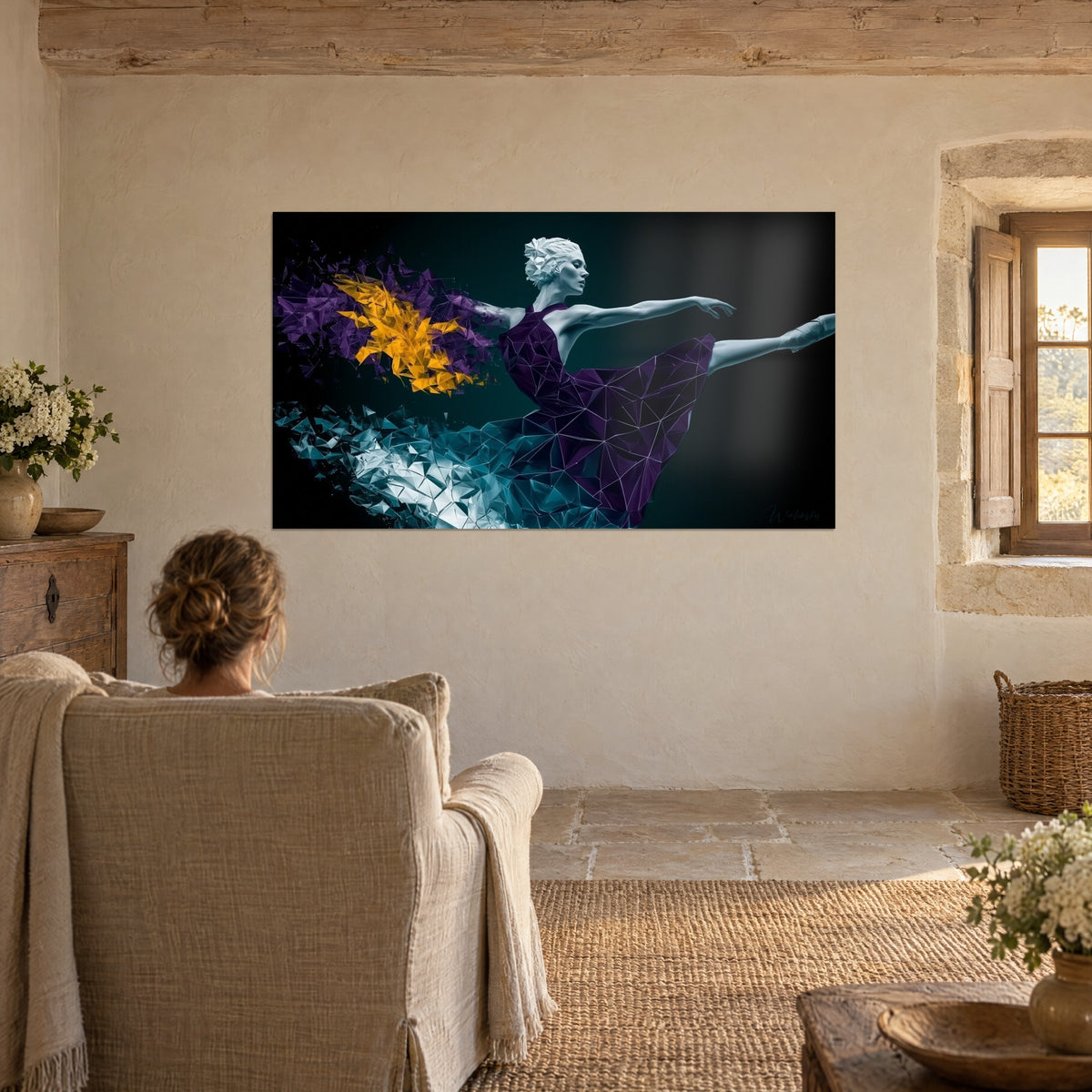 Schilderij grafische arabesque, ballerina met een opgevouwen papieren knot, saffraangele scherven en diep violet, zonnige stenen kamer