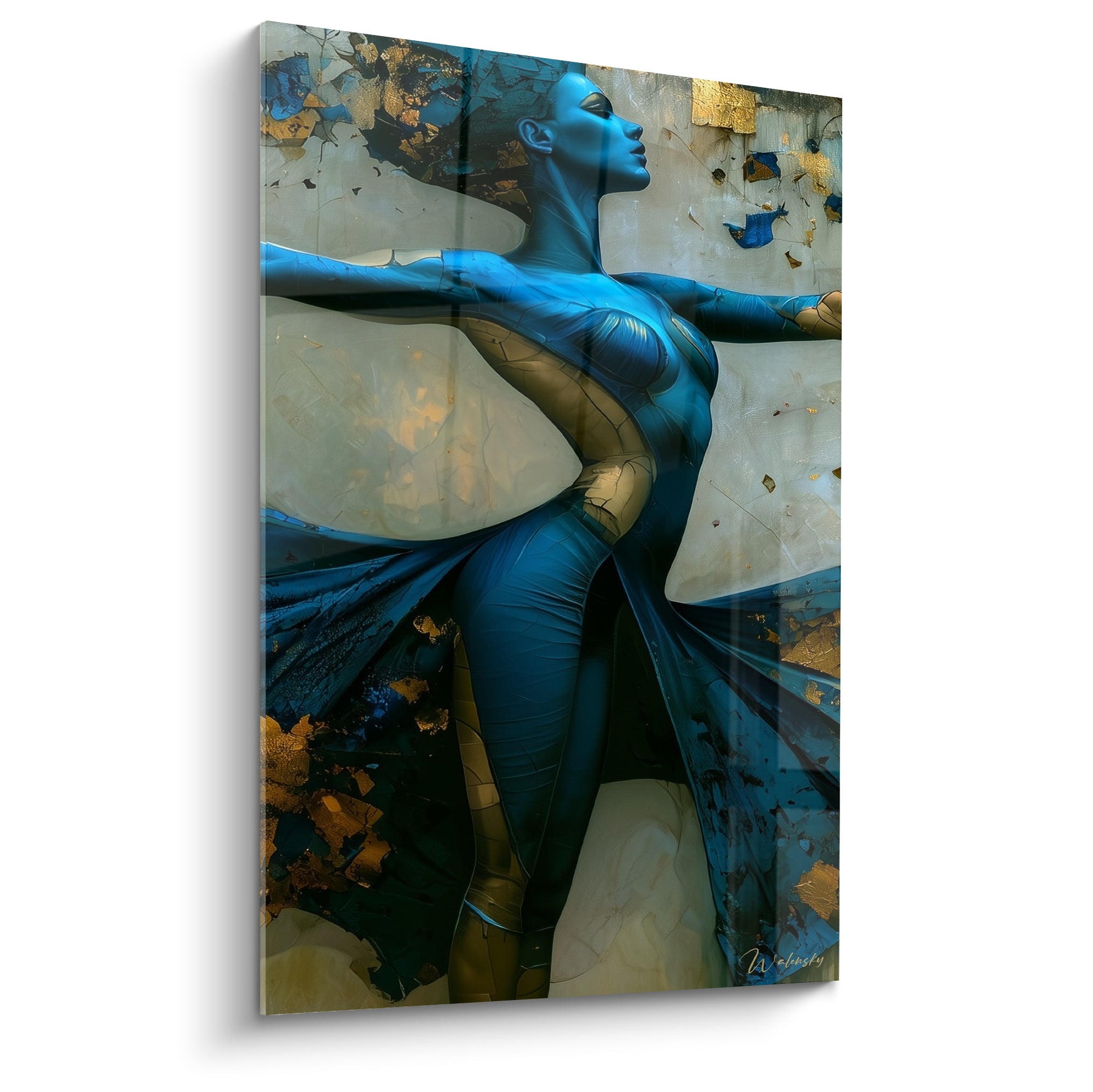 Danseuse abstraite bleu profond et doré, bras déployés, corps sculpté sur fond craquelé