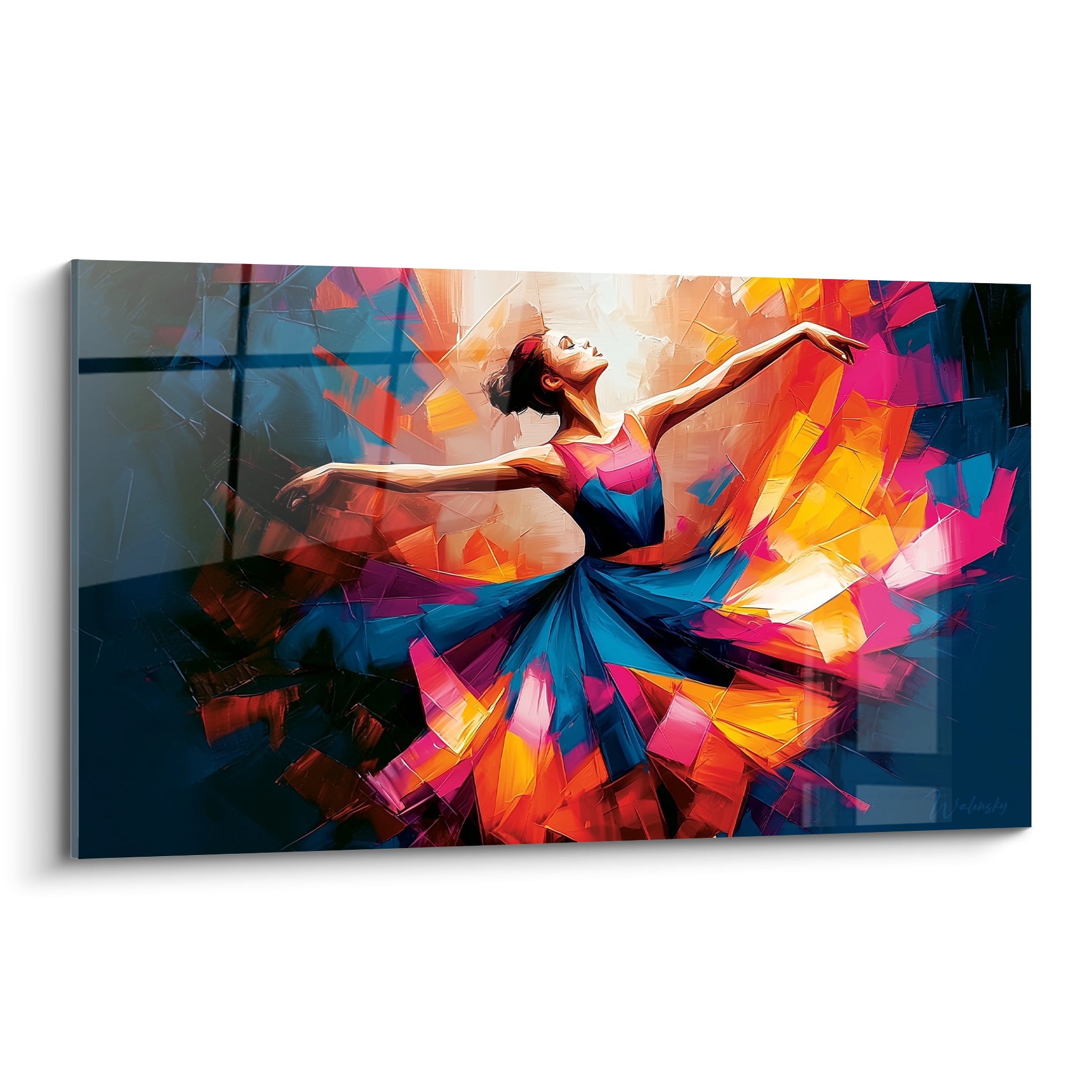 Danseuse abstraite en robe bleu marine et orange, bras tendus, éclats géométriques colorés fauves
