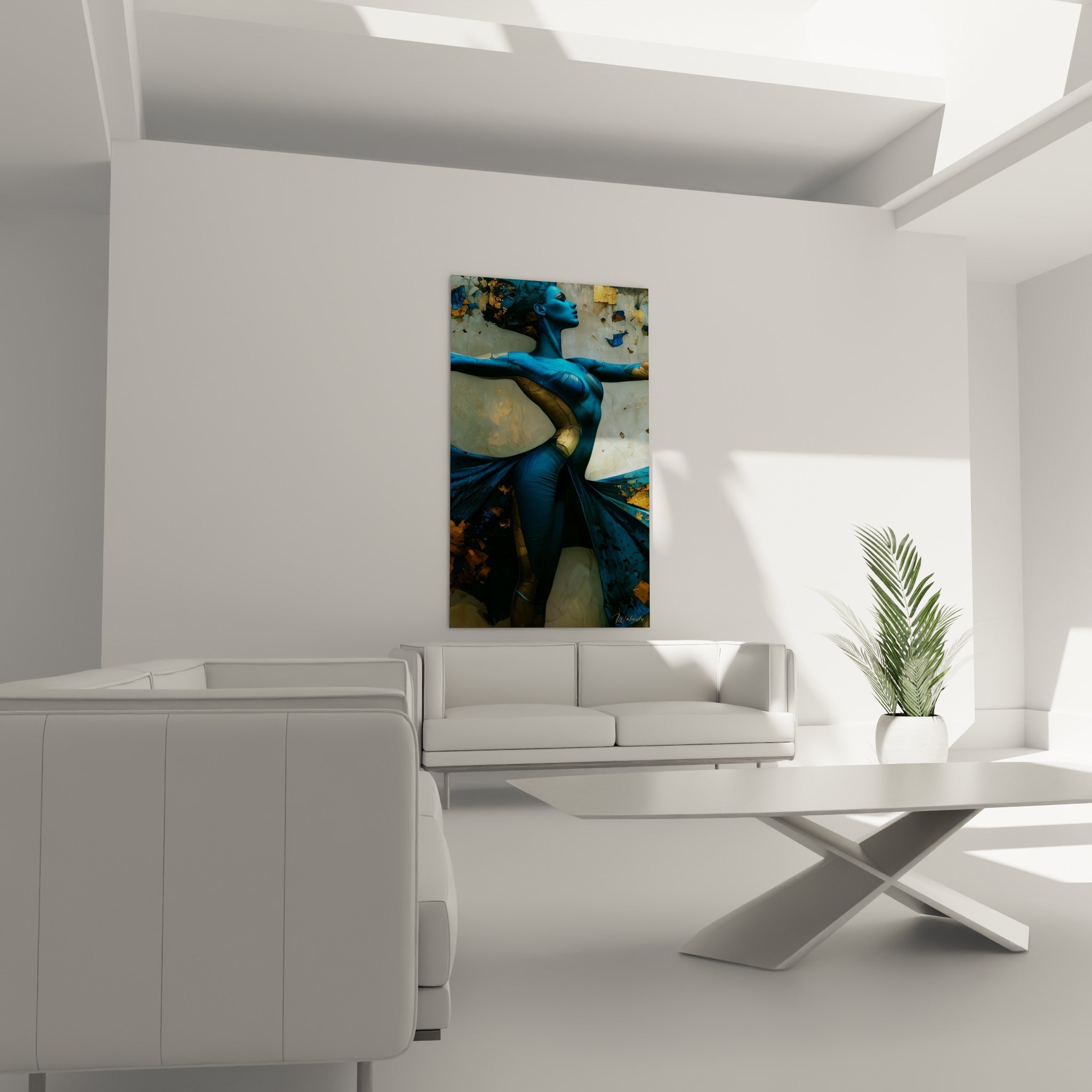 Figure bleue aux ailes sombres, tableau danseuse abstrait au-dessus d'un canapé dans un salon lumineux