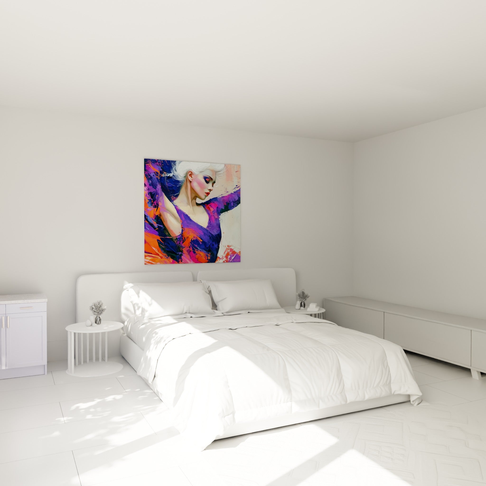 Chevelure blanche et robe pourpre de cette danseuse abstrait au-dessus d'un lit dans une chambre claire