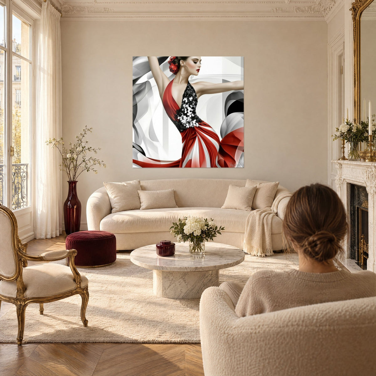 Tableau danseuse flamenco en robe rouge et noire, bras levé, fleur écarlate dans le chignon, au-dessus d'un canapé dans un salon lumineux