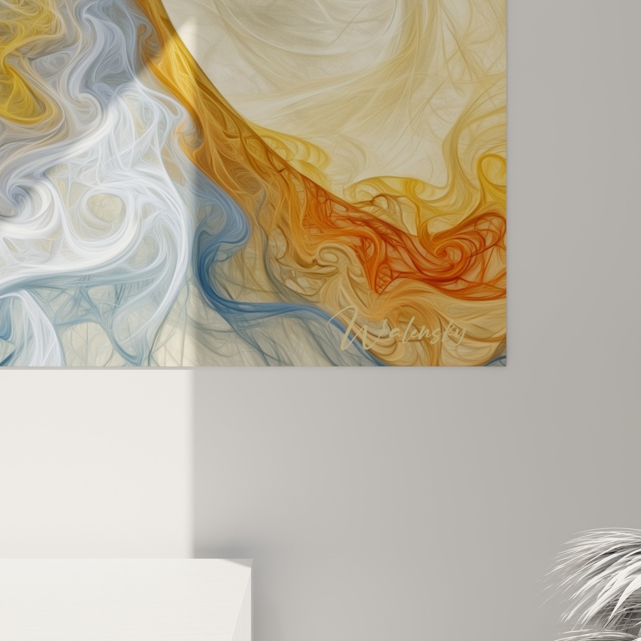 Détail des volutes fumées dorées, orangées et bleu pastel révélant la texture de l'impression