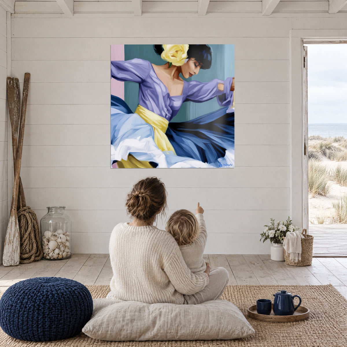 Cuadro vals de telas lavanda, amarillo y azul cobalto, pared de paneles blancos de un salón, madre e hijo de espaldas en el suelo