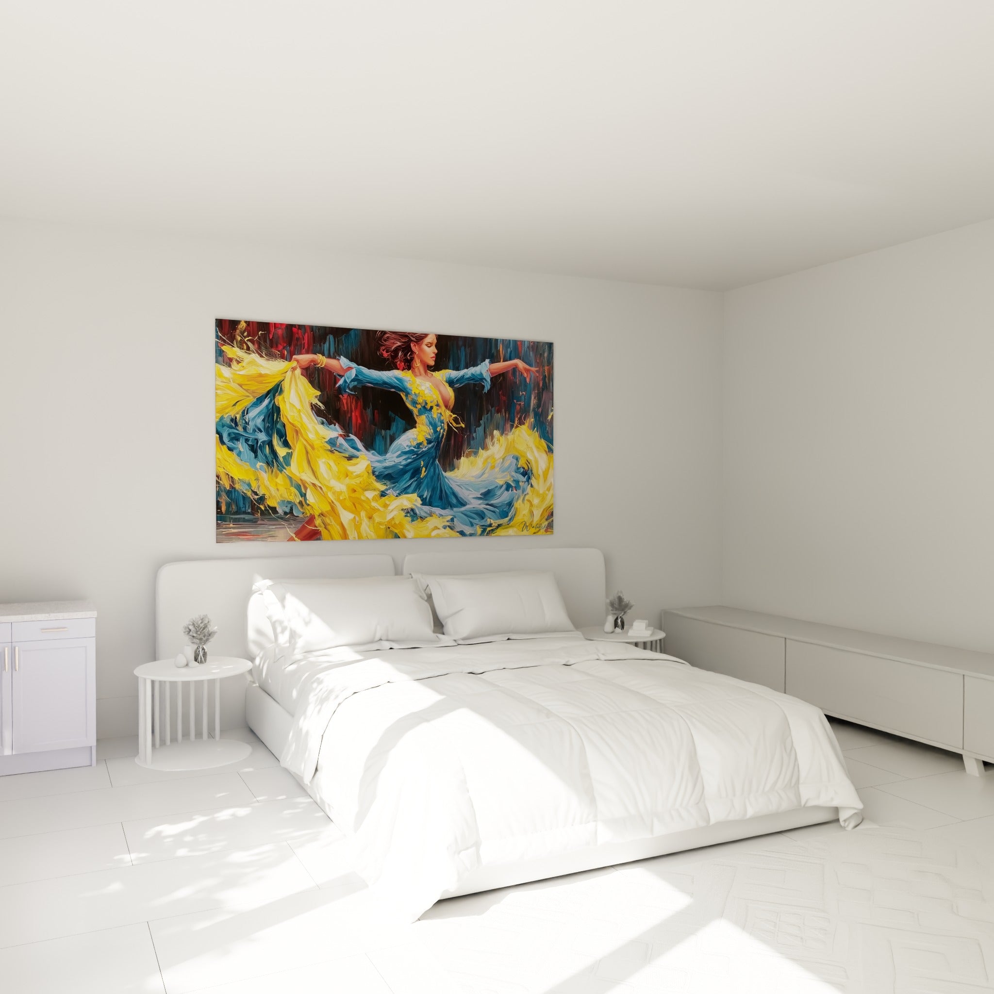 Robe tourbillonnante bleue et jaune de la Danseuse abstrait au-dessus d'un lit dans une chambre claire
