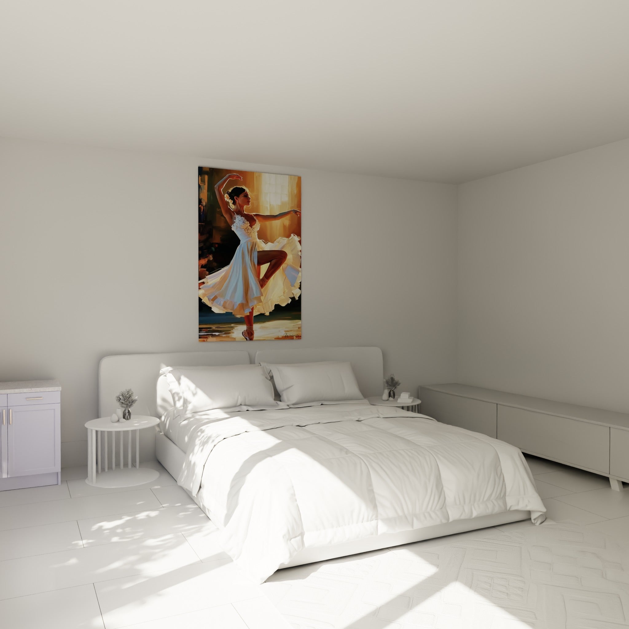 Danseuse en tenue blanche et ocre saisie en plein équilibre, tableau au-dessus d'un lit dans une chambre claire