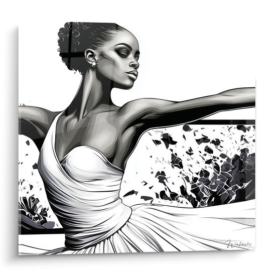 Danseuse abstrait au bras tendu, robe blanche froissée sur fond noir et blanc éclaté