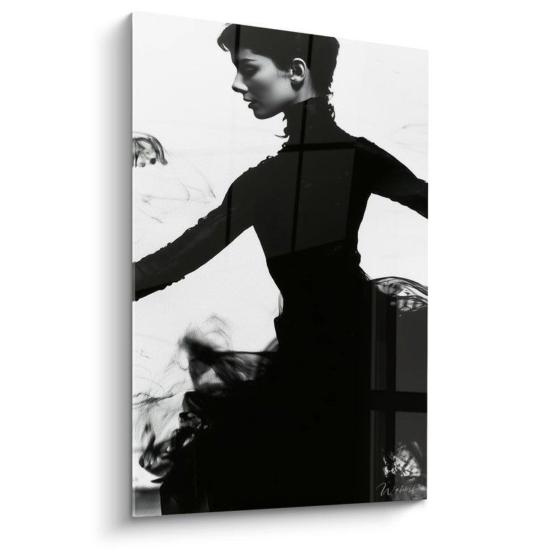 Tableau Danseuse robe noire et blanche aux volutes de fumée - Profil aux cheveux courts - Edition Danseuse abstrait