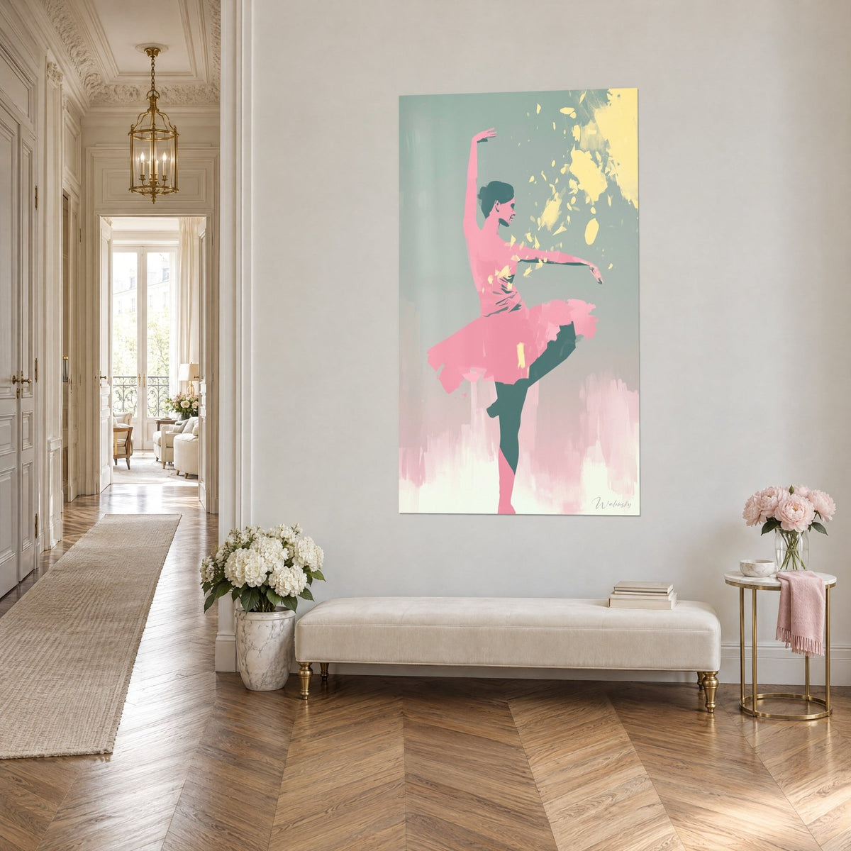 Tableau danseuse perchée sur une jambe, jupe rose vif et pétales jaunes dispersés, vue de trois-quarts, appartement haussmannien