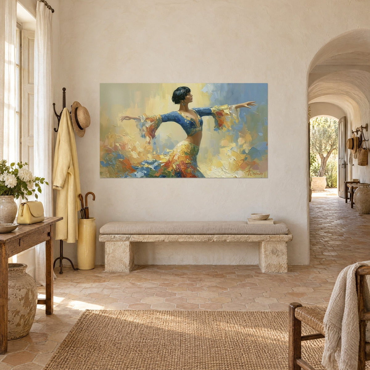 Tableau silhouette de flamenca en robe jaune, orange et bleu, spatulée épaisse, vue de trois-quarts dans un mas provençal