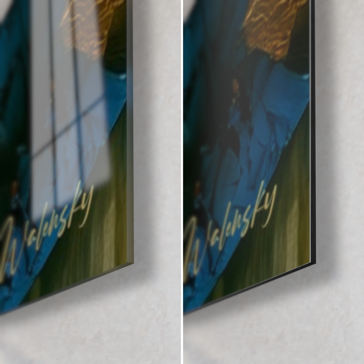 Wall art blue woman with gold accents, bottom right corner: glossy acrylic glass on the left, matte black Dibond on the right, 3 mm edge