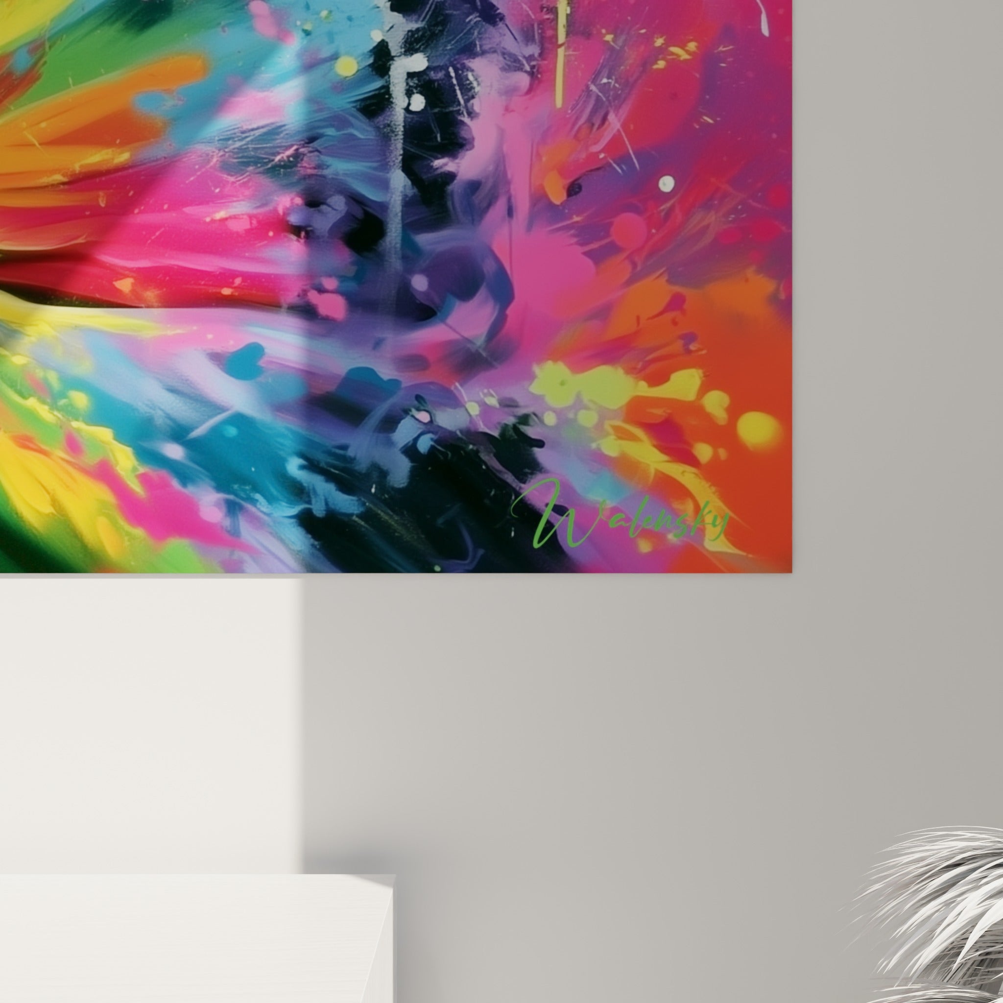 Empâtements colorés en gros plan, coulures jaunes et violettes se mêlant sur la toile de la danseuse abstrait