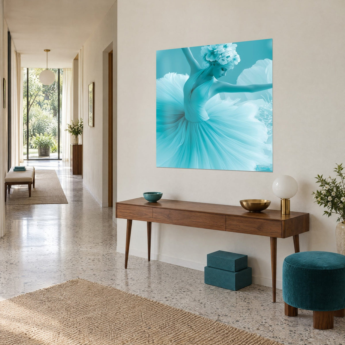 Tableau danseuse aérienne aux jupons bleu lagon et blanc glacé, pétales géants, mur beige d'une entrée années 50