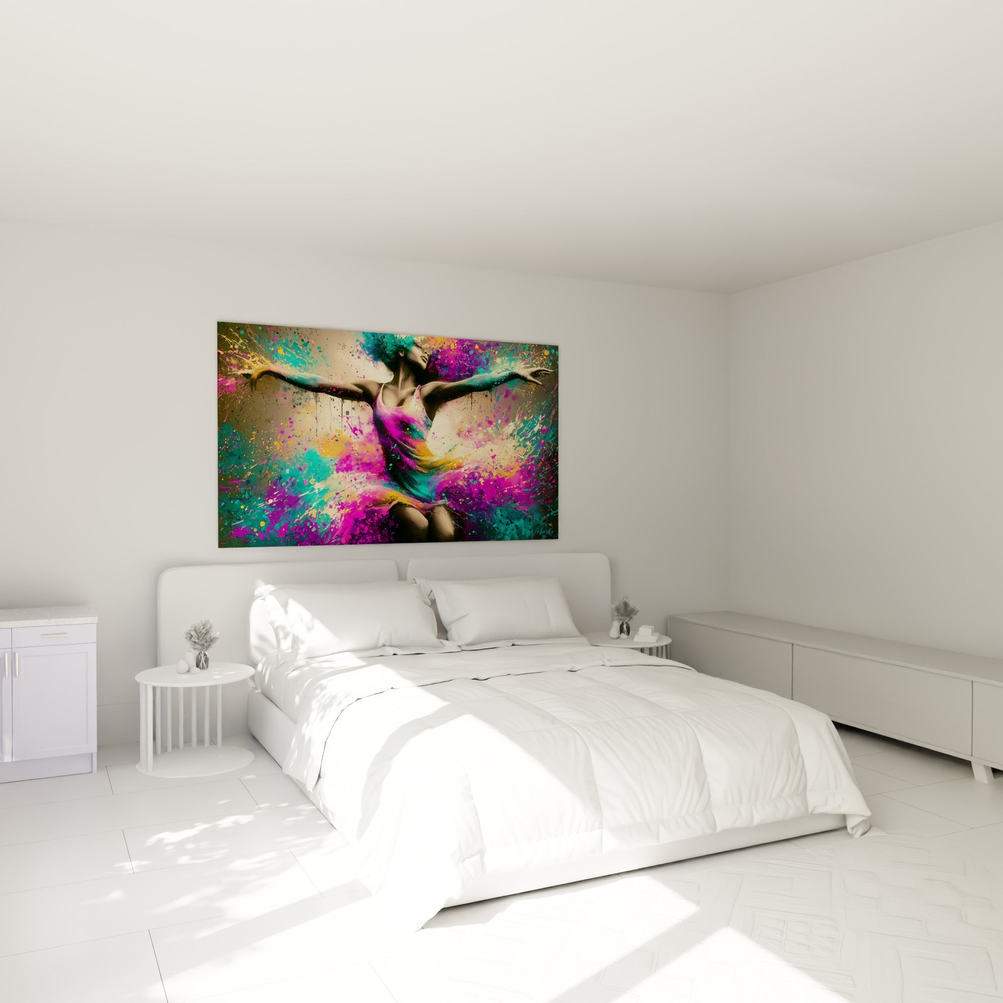 Silhouette dansante en explosion violette et dorée, tableau danseuse abstrait au-dessus d'un lit dans une chambre claire