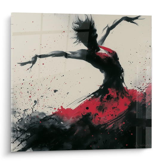 Danseuse abstraite noire et rouge aux bras levés, éclaboussures d'encre sur fond ivoire craquelé