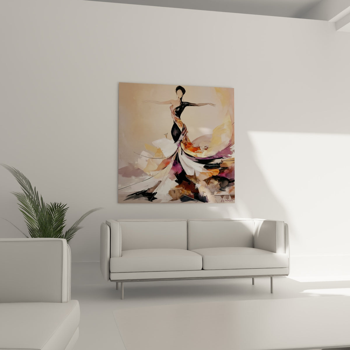 Geste ample de la Danseuse en noir et ocre au-dessus d'un canapé dans un salon lumineux