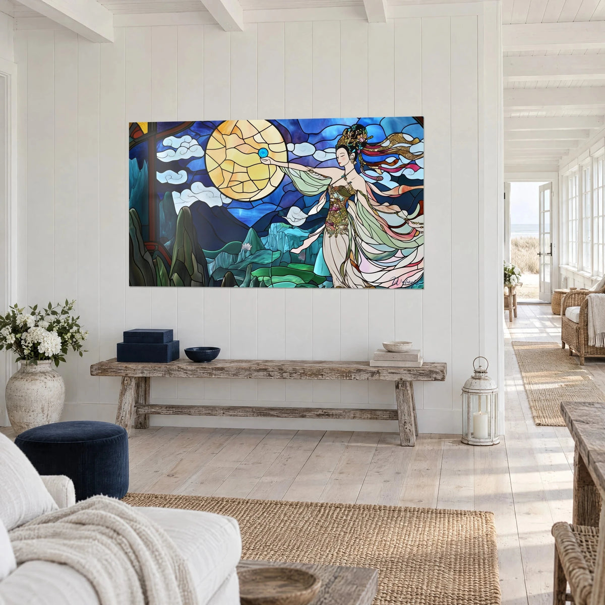 Tableau fée aux rubans roses tendant un orbe turquoise, ciel bleu nuit, sur un mur blanc de maison de bord de mer