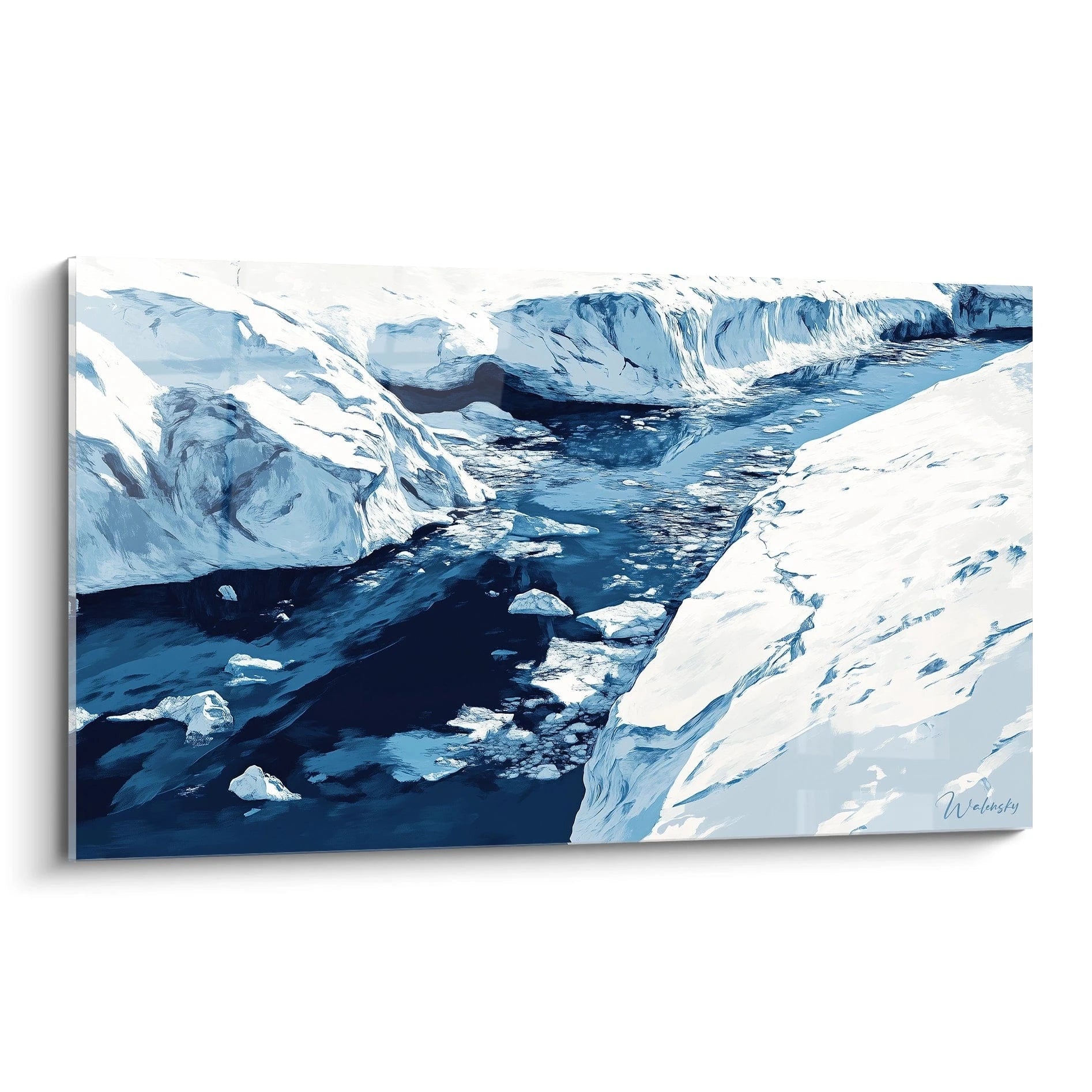 Un tableau paysage glaciaire représentant un cours d'eau bleu profond serpentant entre des formations de glace blanche, avec des contrastes saisissants entre le blanc pur des falaises de glace et les différentes nuances de bleu de l'eau et des reflets glacés.
