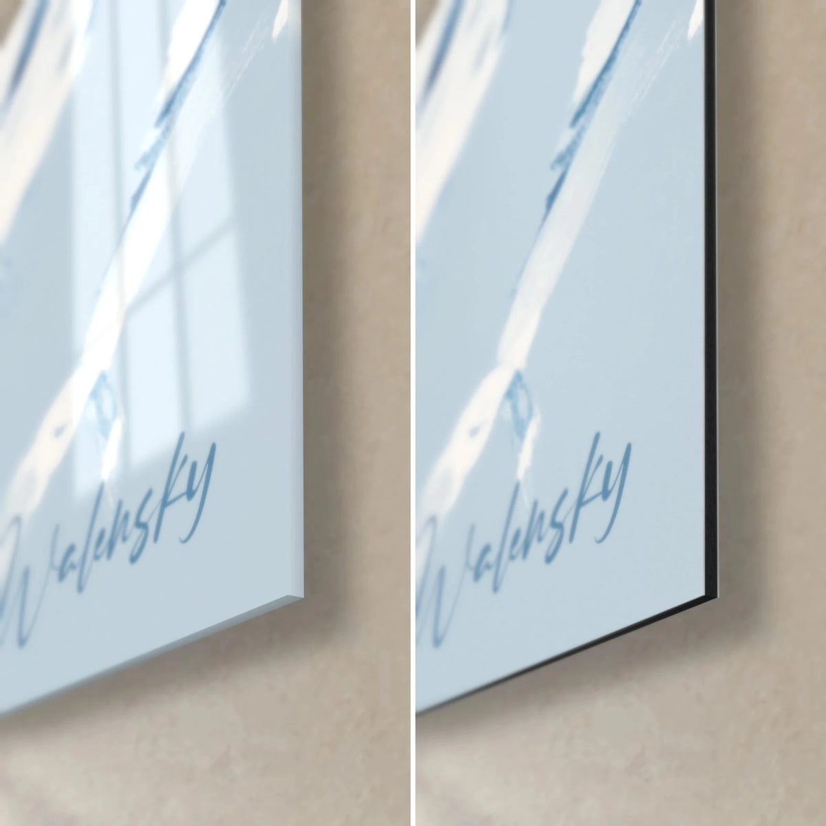 Quadro iceberg in blu ghiacciaio e bianco crema, angolo in basso a destra con firma Walensky, vetro lucido e bordo opaco in Dibond da 3 mm