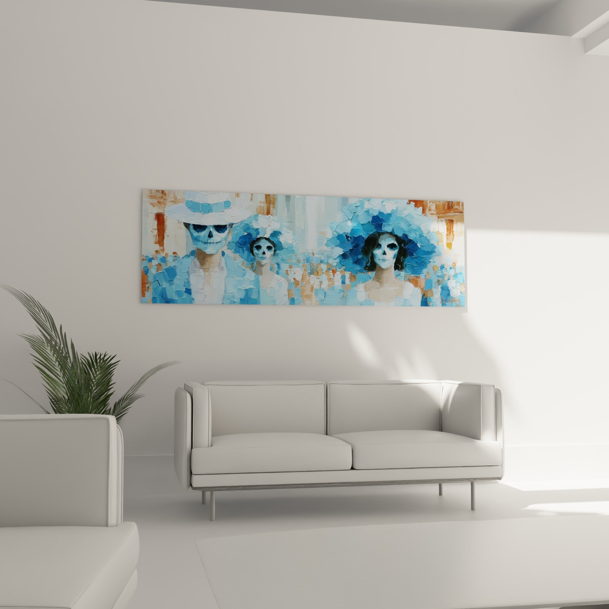 Chapeaux fleuris bleu pastel et blanc du Dia de los Muertos, au-dessus d'un canapé dans un salon lumineux