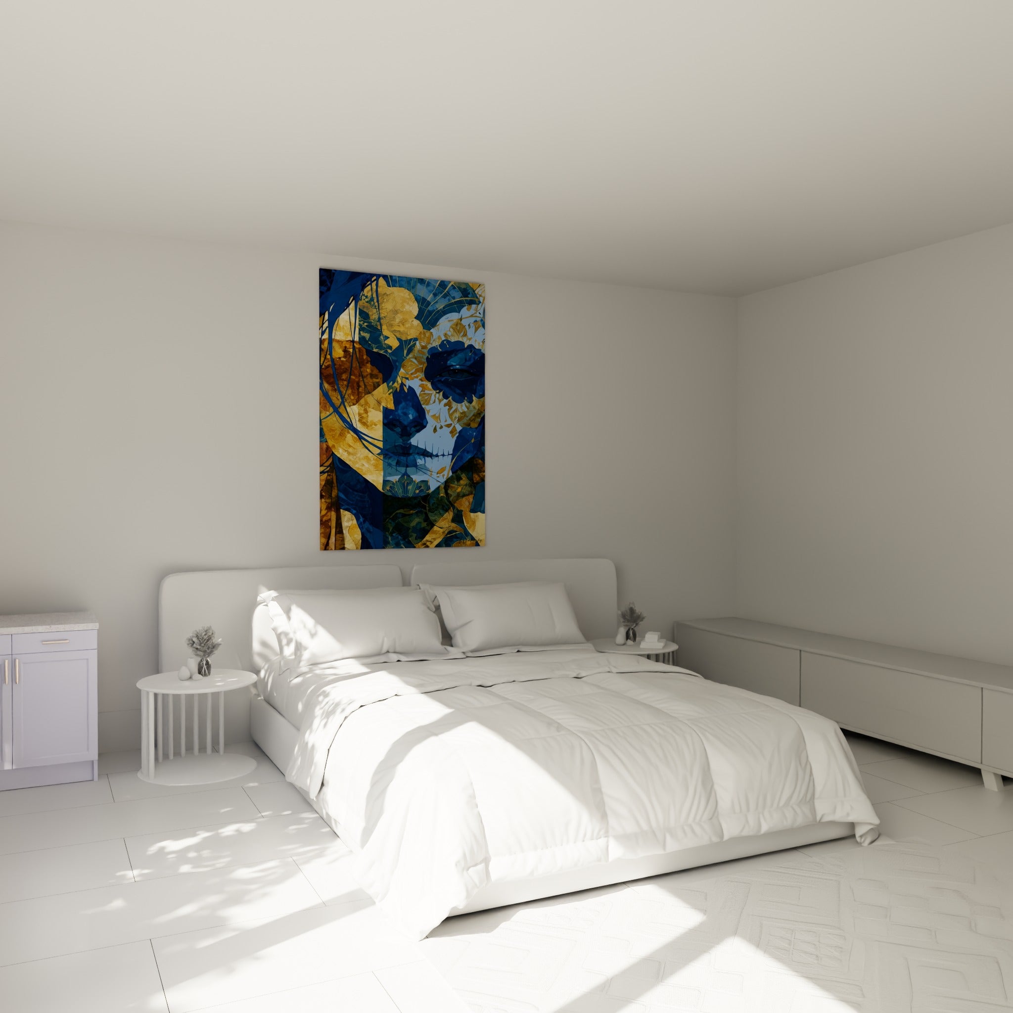 Crâne fleuri bleu et or du Dia de los Muertos au-dessus d'un lit dans une chambre claire