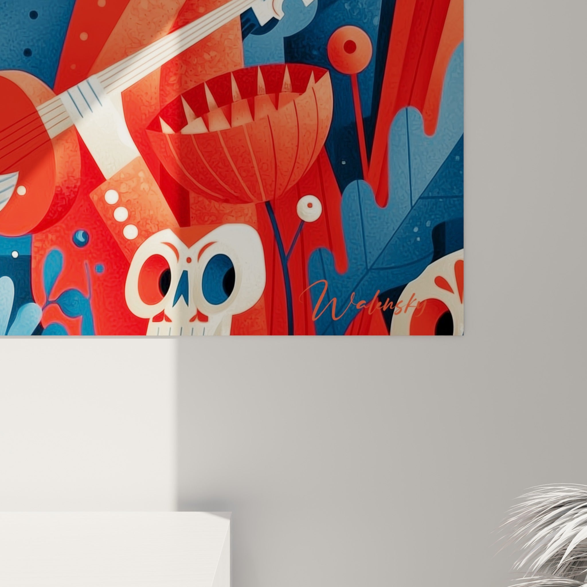 Détail de la toile Dia de los Muertos montrant les motifs floraux blancs et le grain de la peinture rouge et bleu marine