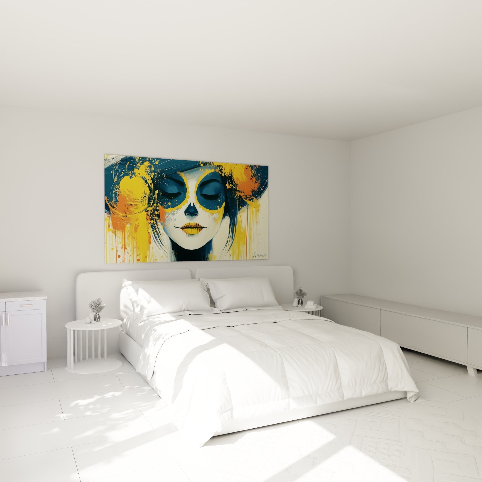 Portrait doré aux yeux fermés et coulures ocre, tableau Dia de los Muertos au-dessus d'un lit dans une chambre claire