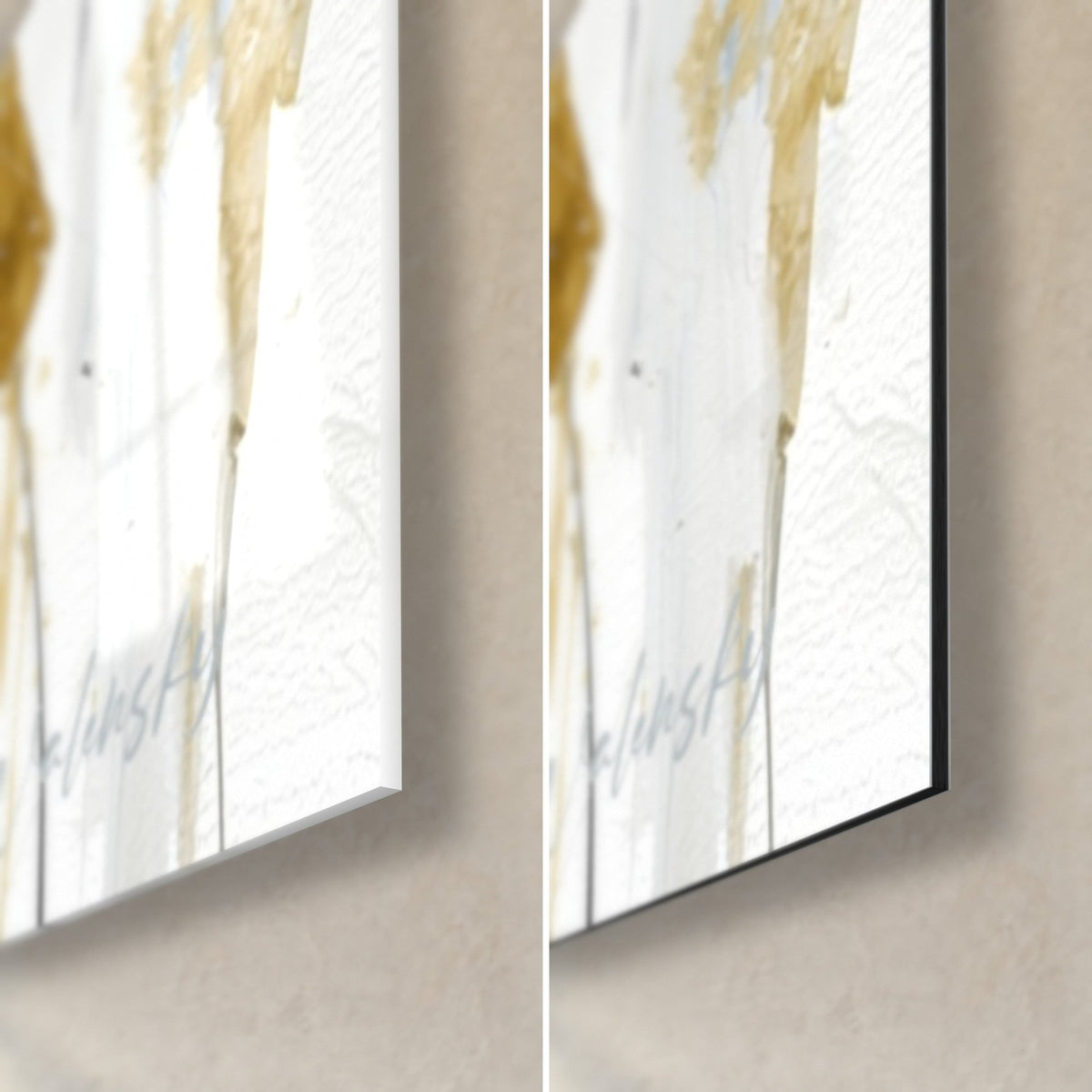 Schilderij danseres met gouden oorbellen, rechtsonder in beeld, glanzend acrylglas links, mat zwart Dibond rechts
