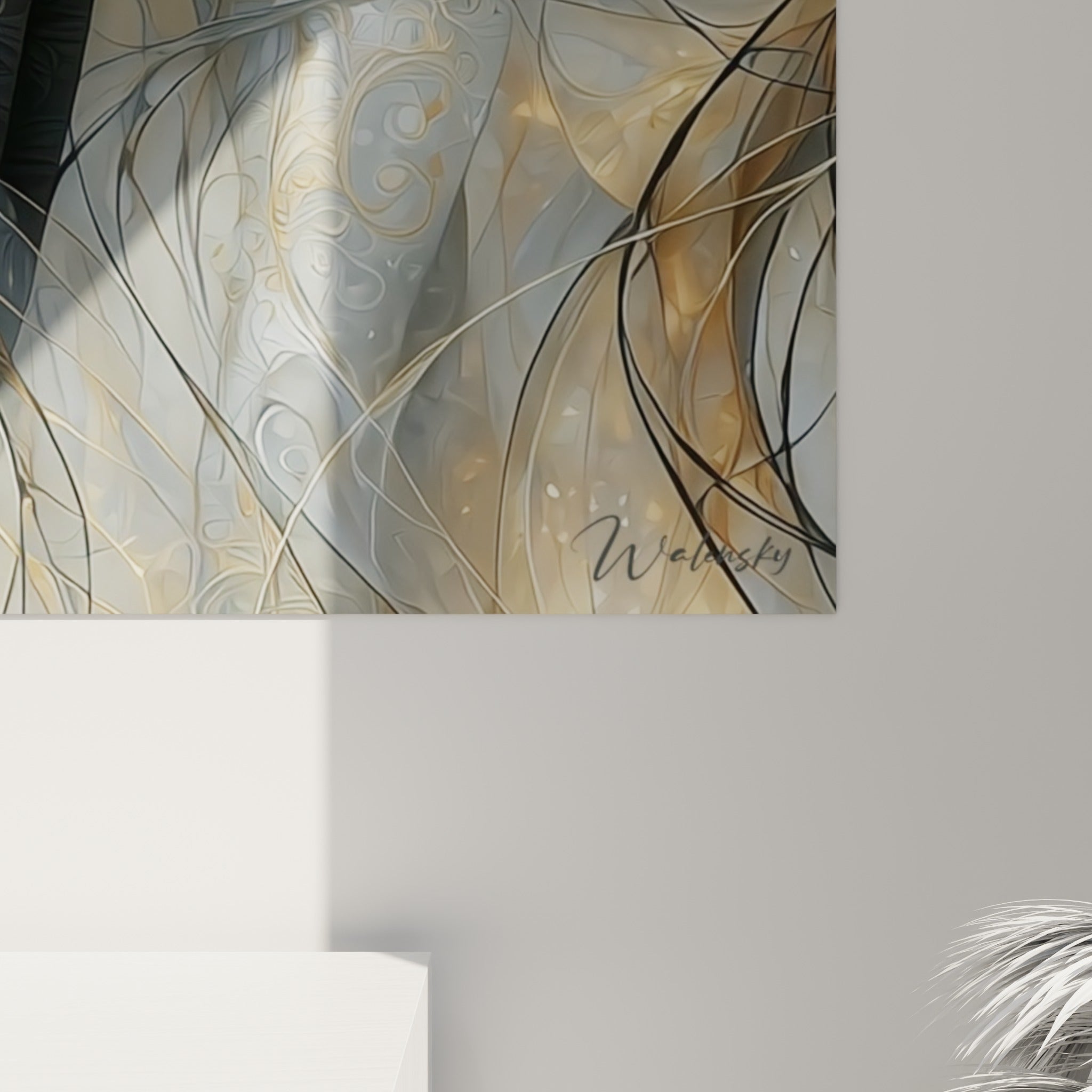 Détail des filigranes dorés et de la texture grisée peinte sur le couple Dia de los Muertos accroché