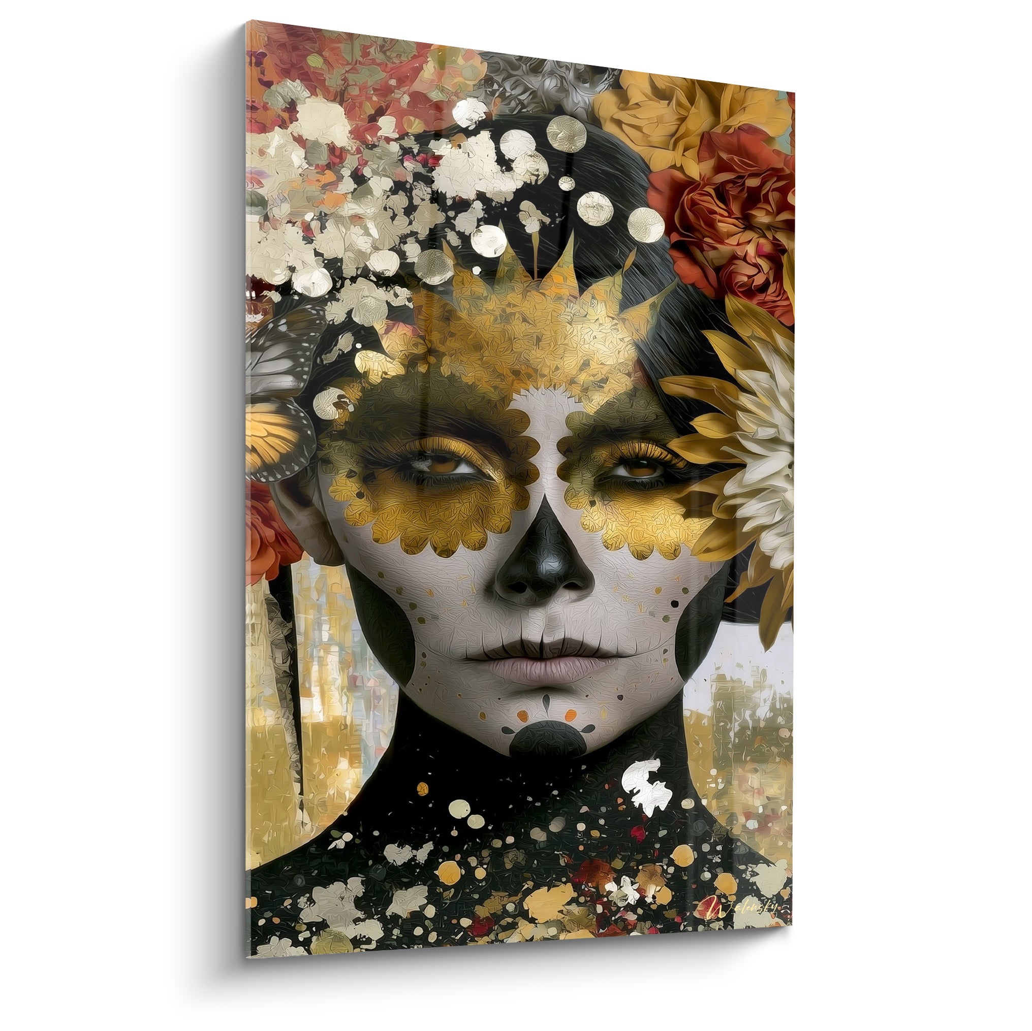 Visage Dia de los Muertos doré entouré de fleurs rouges et blanches, maquillage rituel détaillé