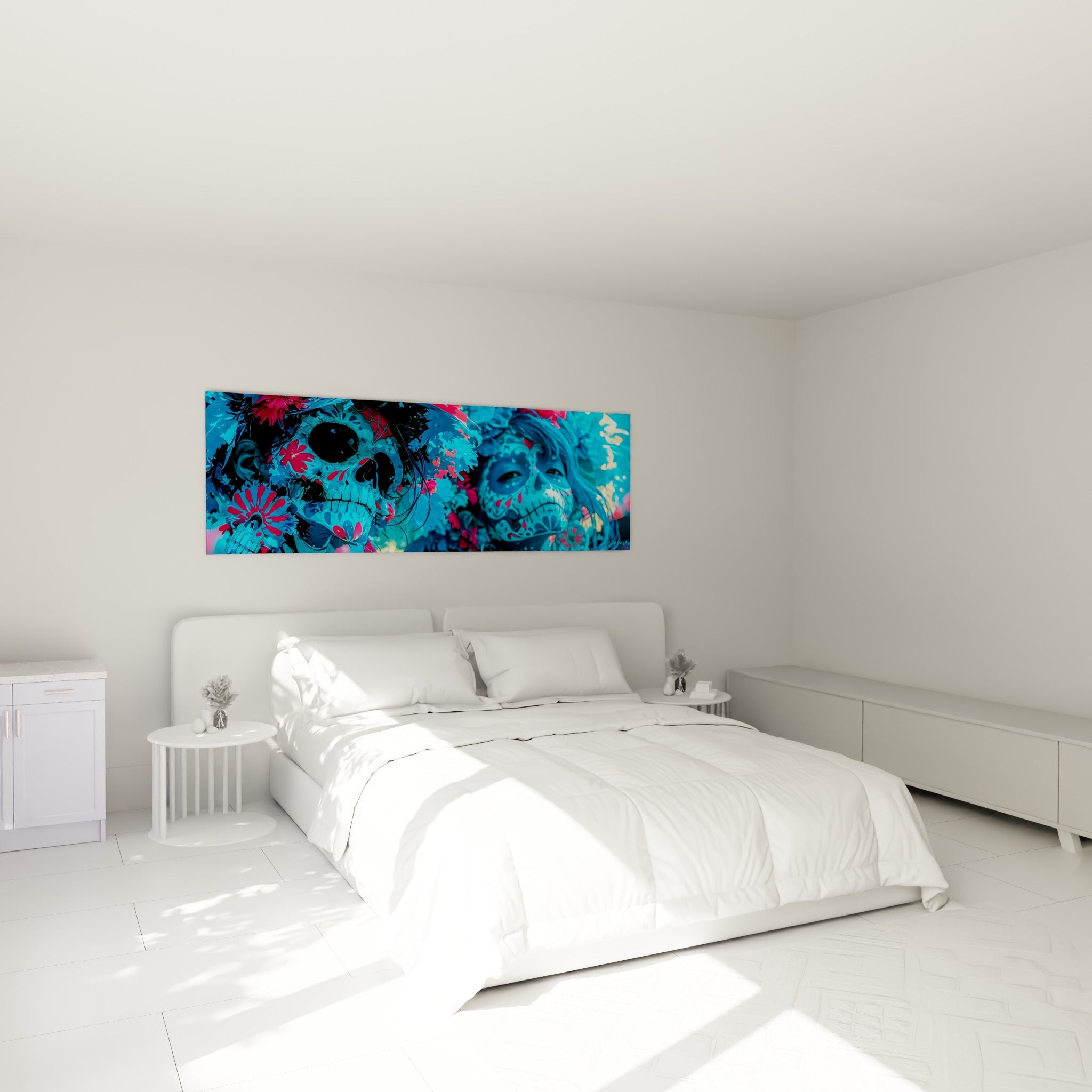 Crâne fleuri bleu électrique et visage maquillé fuchsia du Dia de los Muertos, au-dessus d'un lit dans une chambre claire.