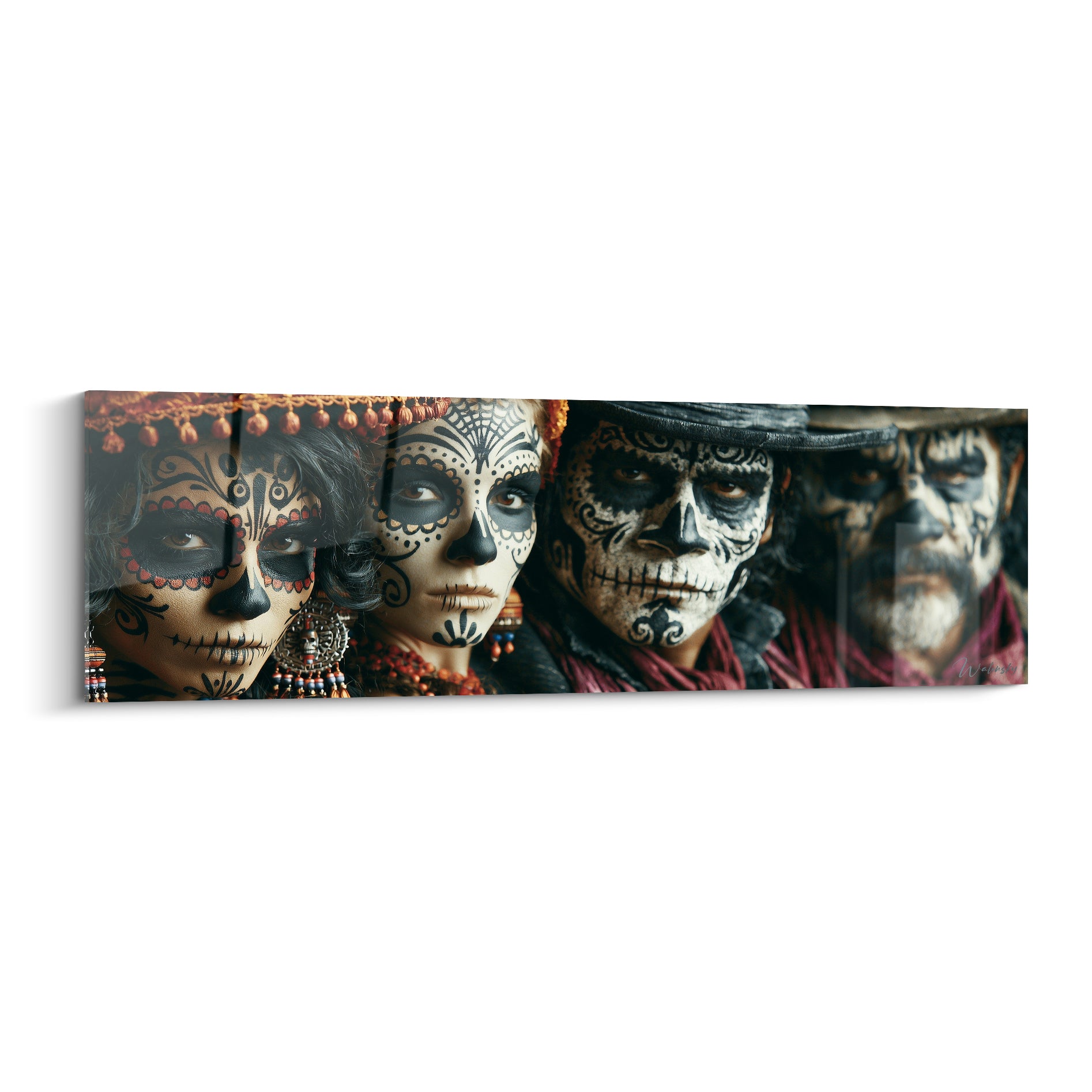 Quatre visages Dia de los Muertos peints en crâne noir et blanc, regards intenses face caméra
