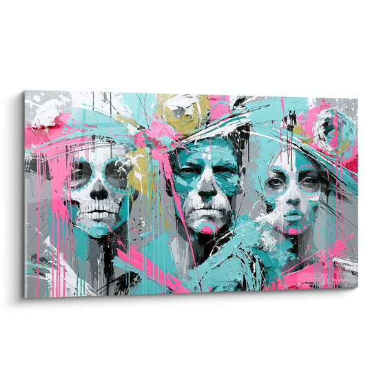 Trois visages Dia de los Muertos en rose fluo et turquoise, crânes maquillés sur fond gris éclaboussé