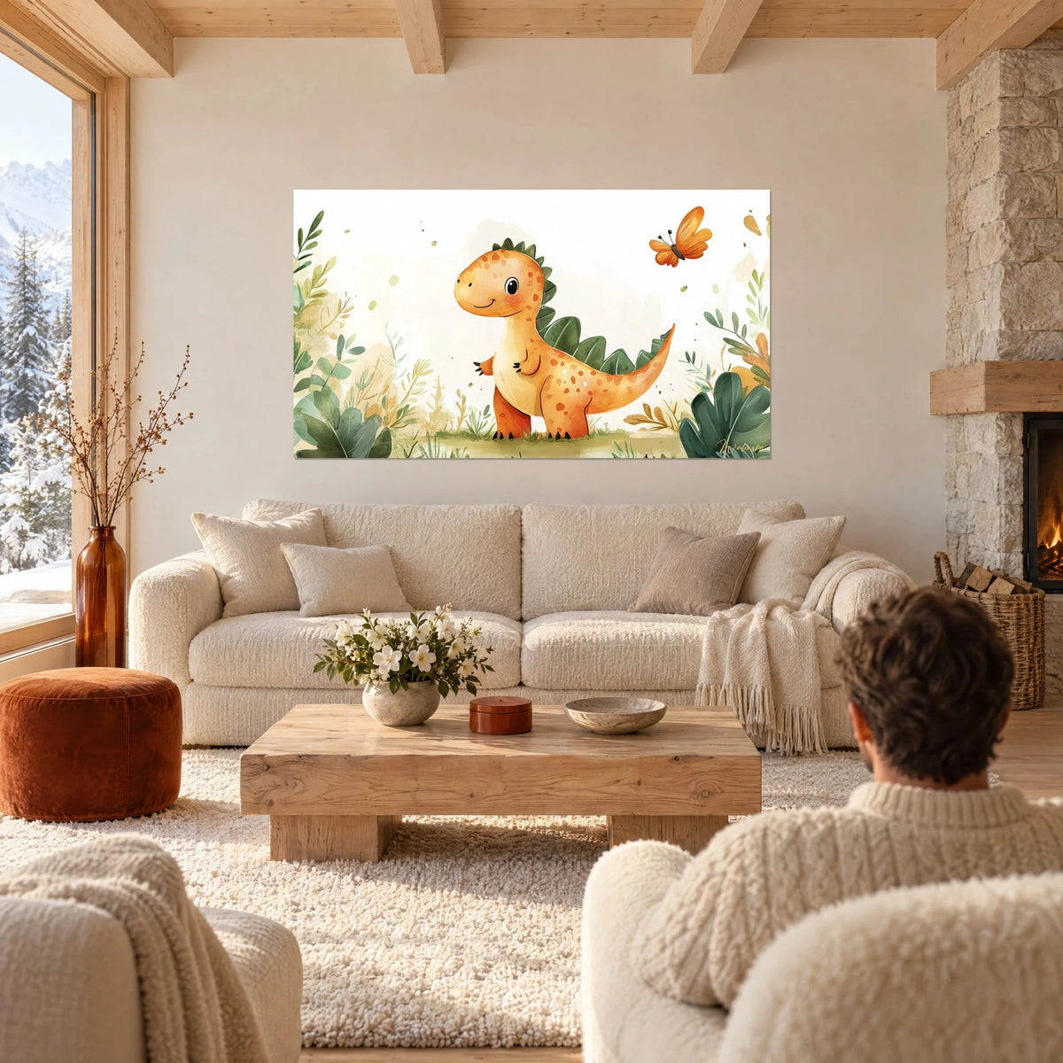 Gemälde kleiner orangefarbener getupfter Dinosaurier, grüner Kamm und safrangelber Schmetterling, über einem Sofa in einem hellen Wohnzimmer