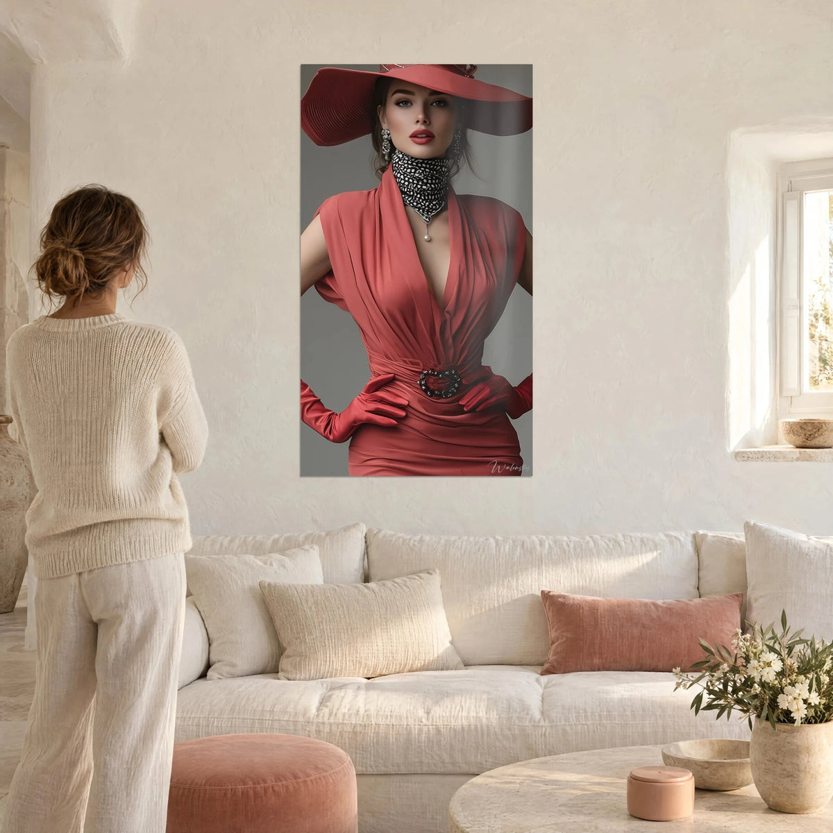 Cuadro de una mujer elegante con sombrero coral y vestido drapeado, guantes rojos, pañuelo con lunares, sobre un sofá en un salón luminoso