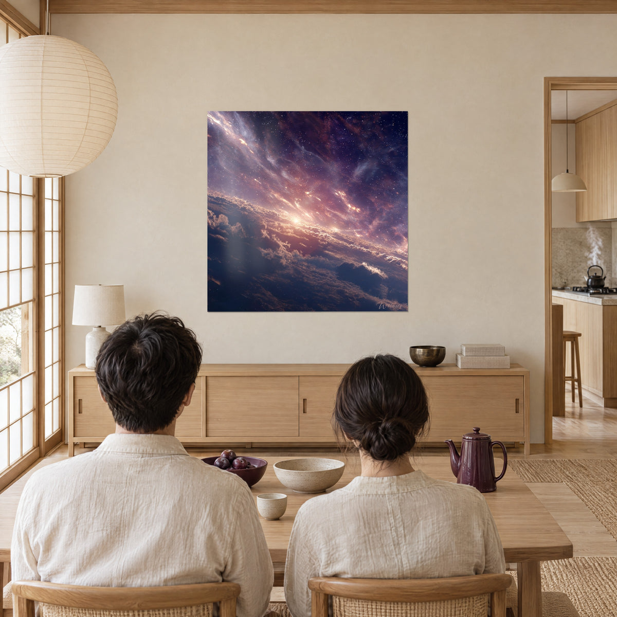 Schilderij Melkweg met mauve en gouden nevels, zee van donkere wolken, japandi eetkamer, twee personen