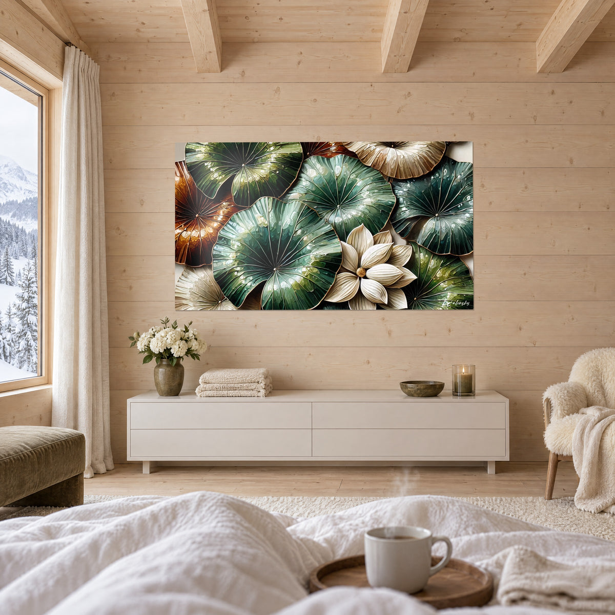Schilderij met een waterlelietuin met gouden nerven, diepgroen en koperbruin, ivoorkleurige bloem, boven een bed in een lichte slaapkamer