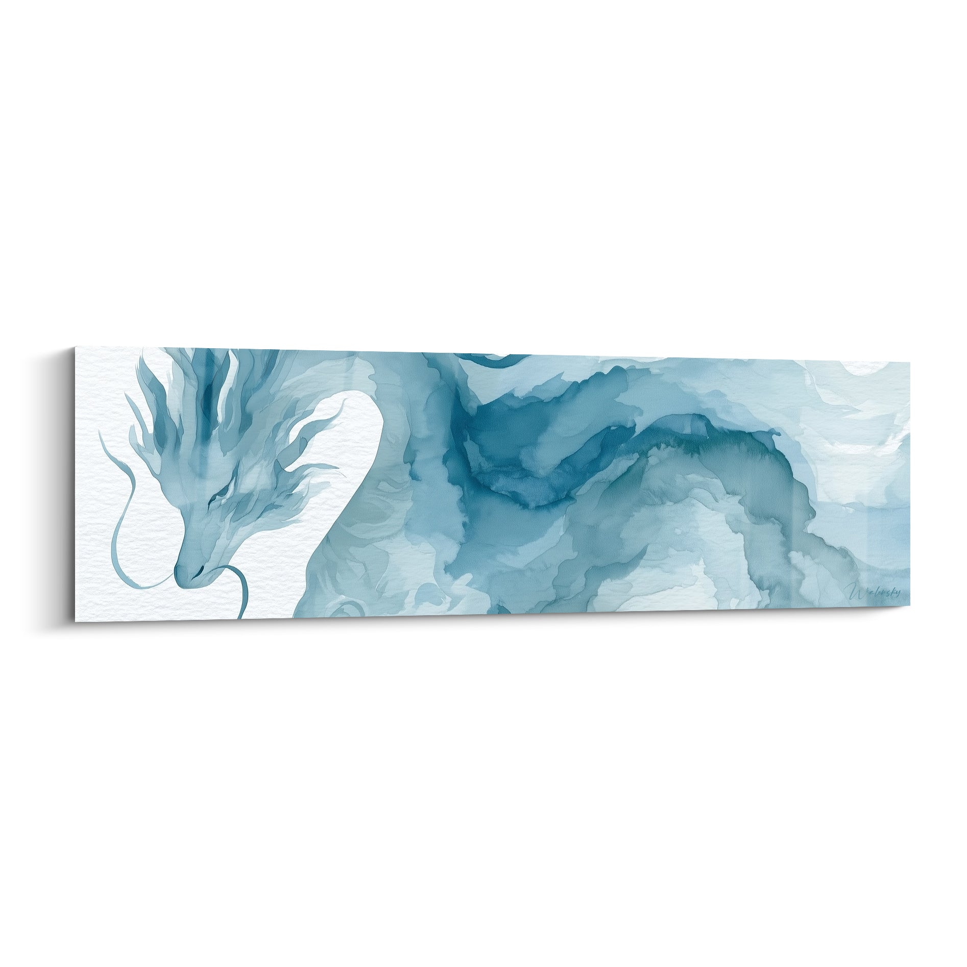 Dragon aquarelle bleu marine et blanc, tête ornée de mèches fluides, corps en nappes vaporeuses