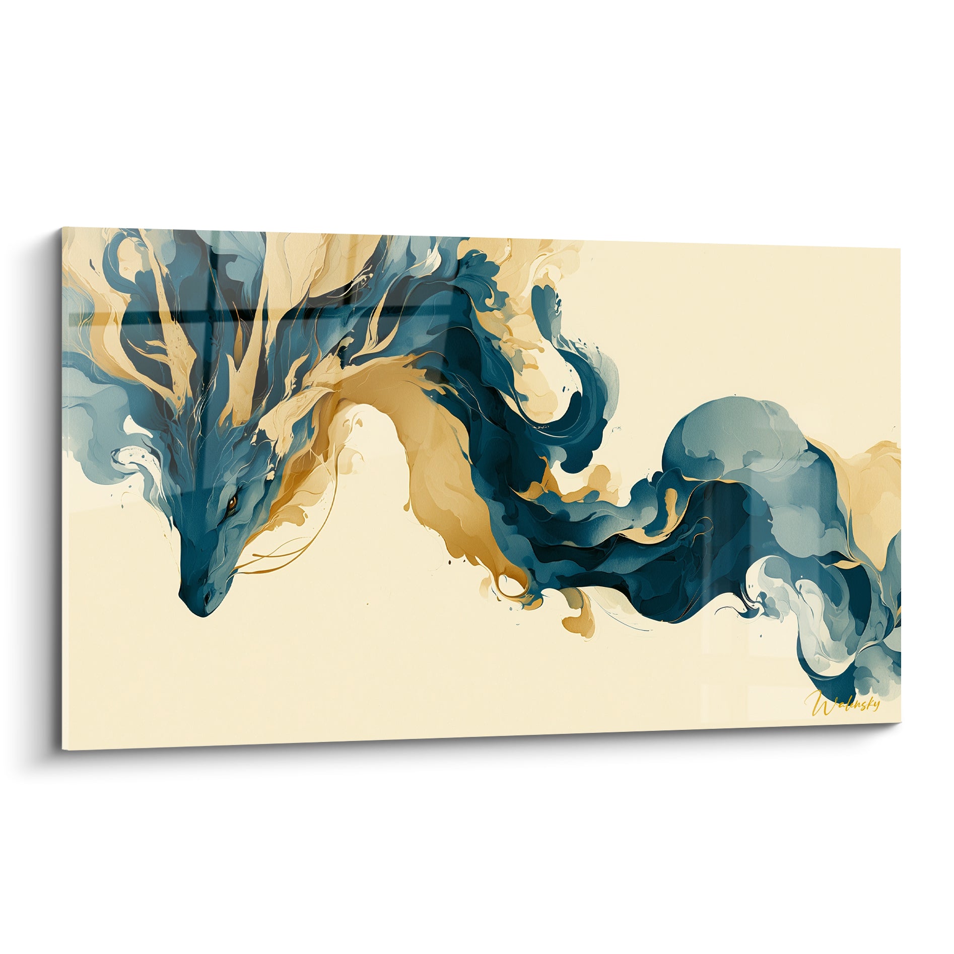 Dragon bleu pétrole et doré se déployant en volutes sur fond crème, style aquarelle fluide
