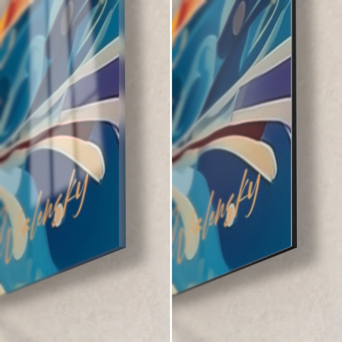 Tableau dragon aux plumes bleu profond et ivoire, coin bas droit : verre acrylique brillant à gauche, alu Dibond mat à droite, tranche de 3 mm