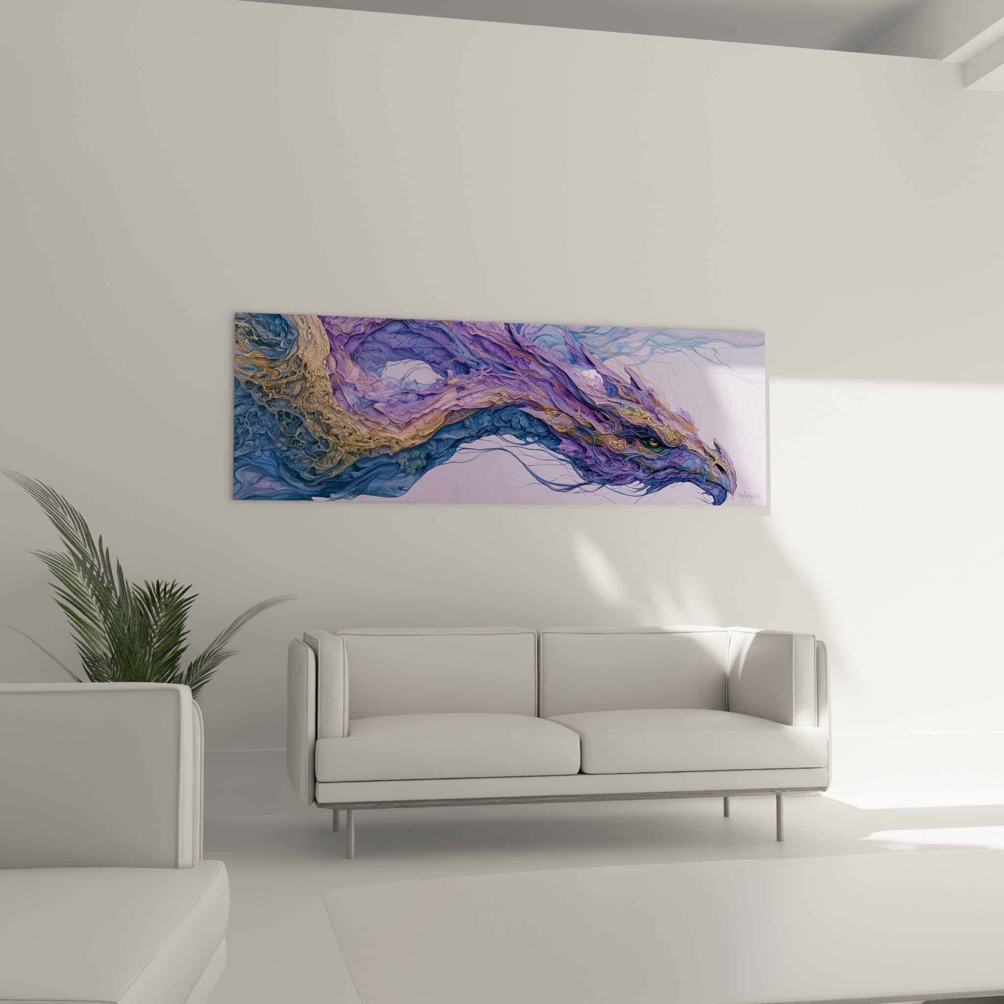Tête de dragon dorée et violette, écailles fluides, suspendue au-dessus d'un canapé dans un salon lumineux