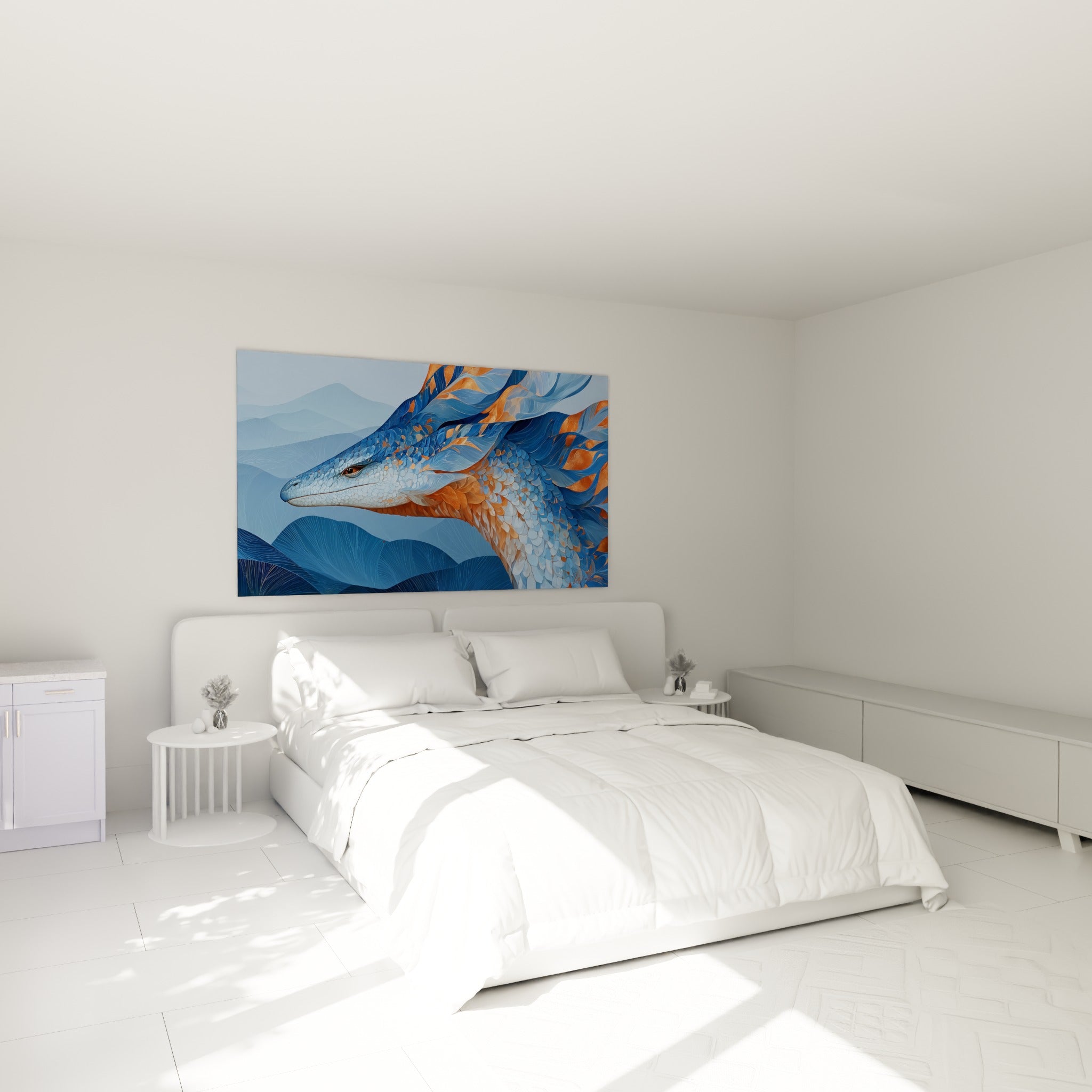 Créature ailée aux écailles bleu pastel et cuivre, tableau accroché au-dessus d'un lit dans une chambre claire