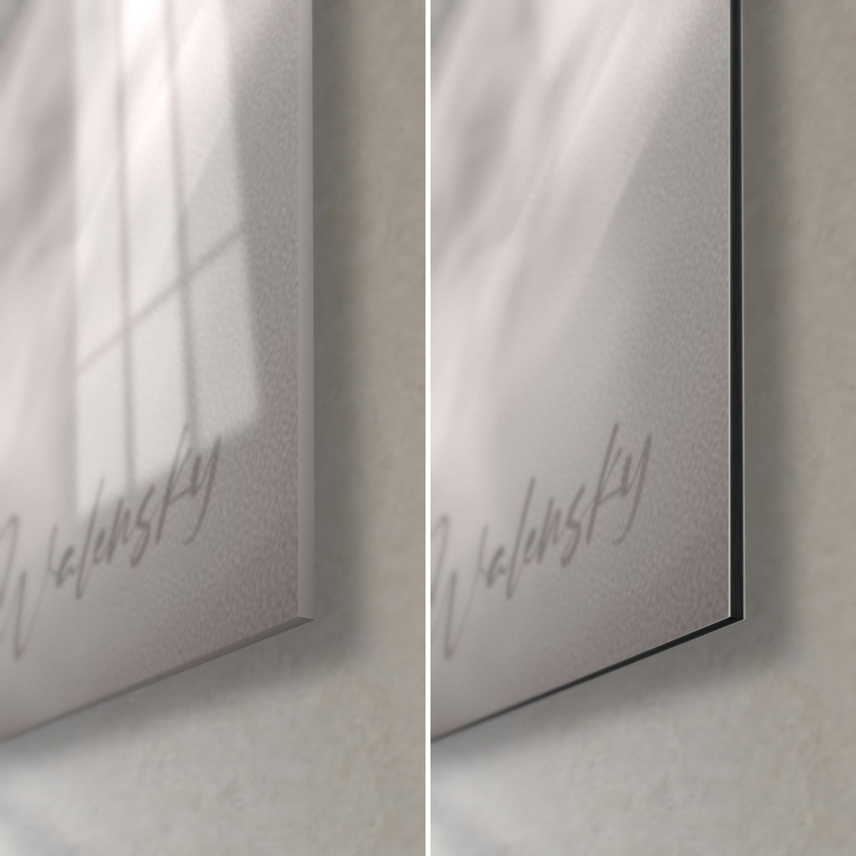 Quadro creatura draconica dalle creste appuntite, angolo in basso a destra: vetro lucido a sinistra, alluminio Dibond grigio opaco a destra, spessore 3 mm