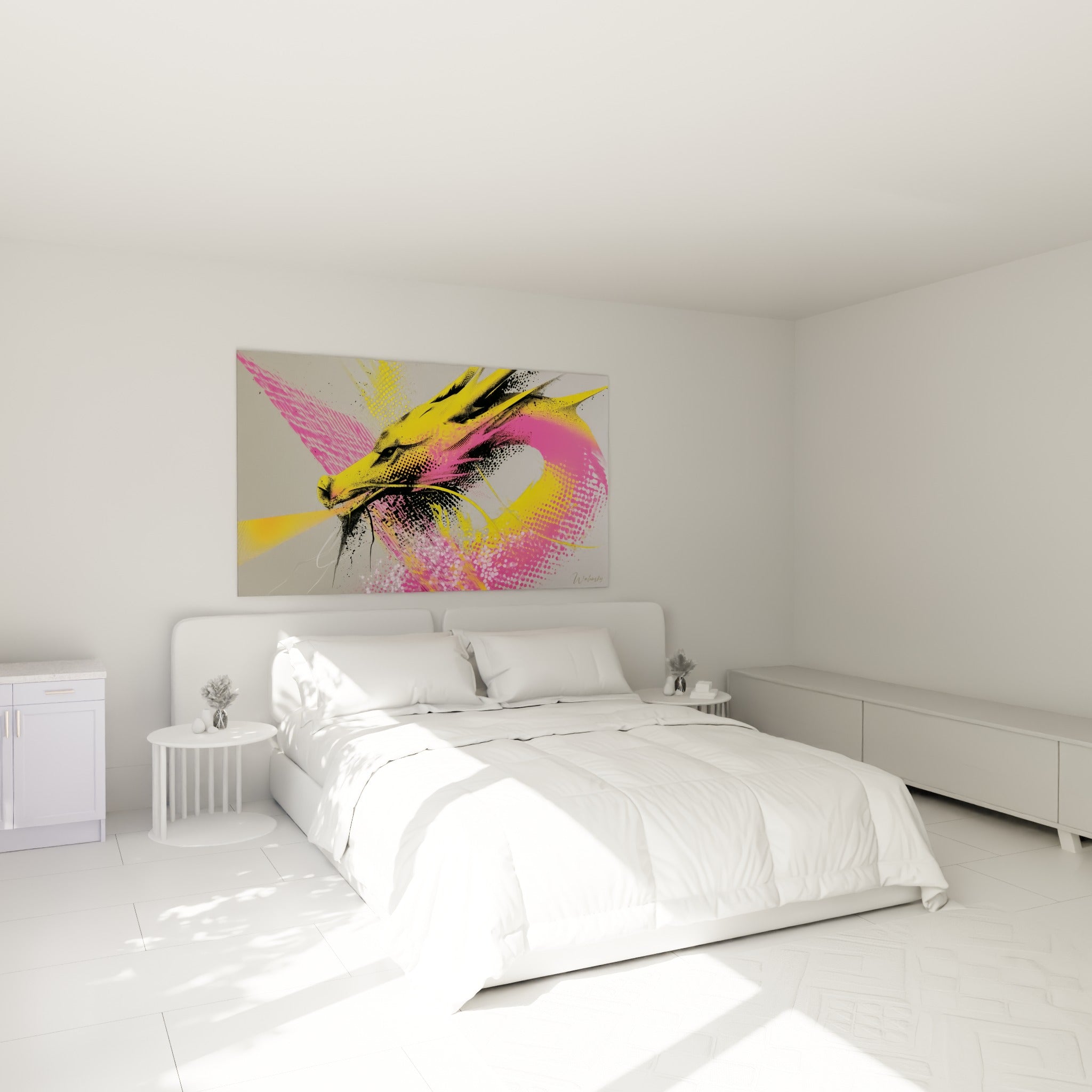 Créature jaune vif aux volutes roses accrochée au-dessus d'un lit dans une chambre claire