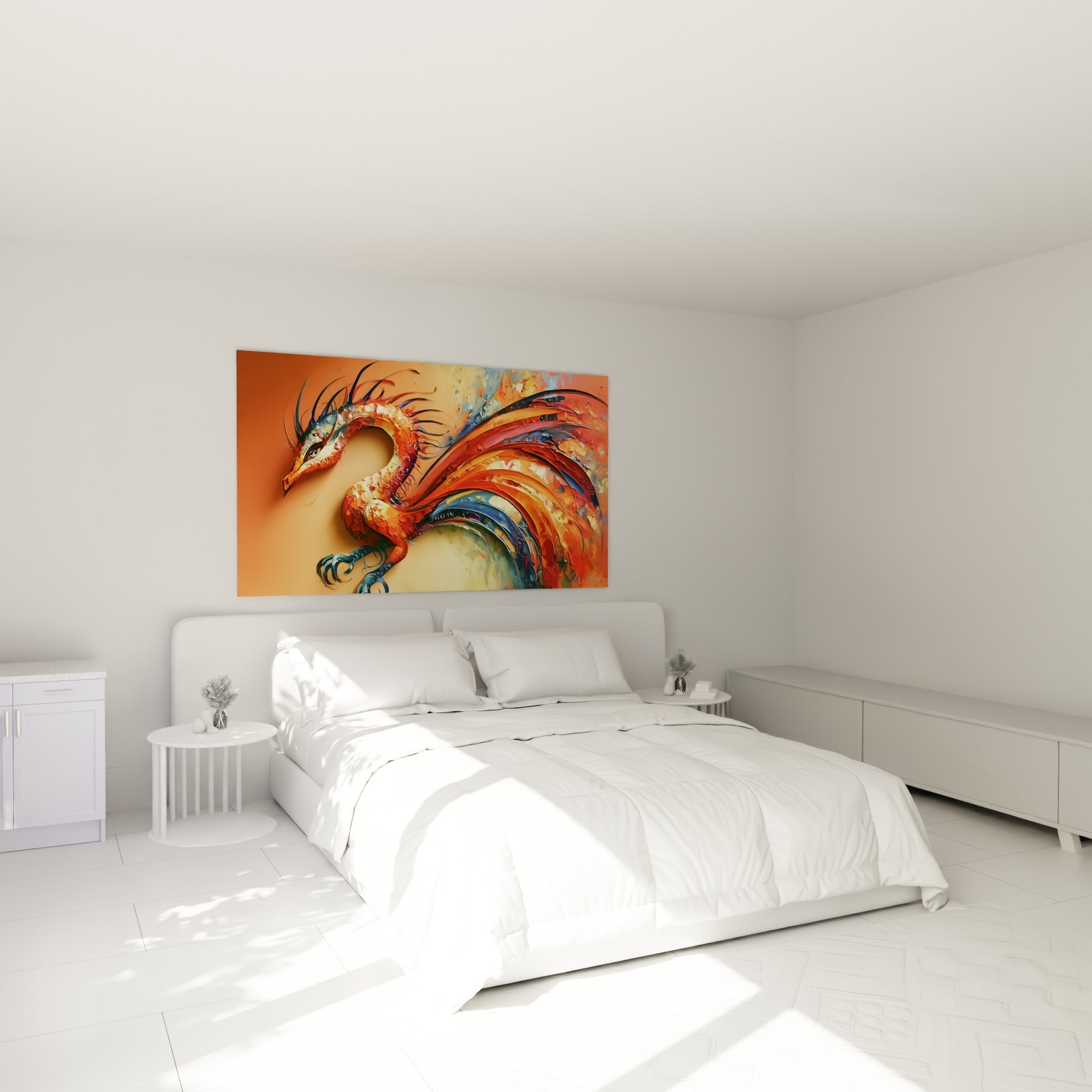Créature fantastique aux teintes ocre et bleu nuit, dragon déployé au-dessus d'un lit dans une chambre claire
