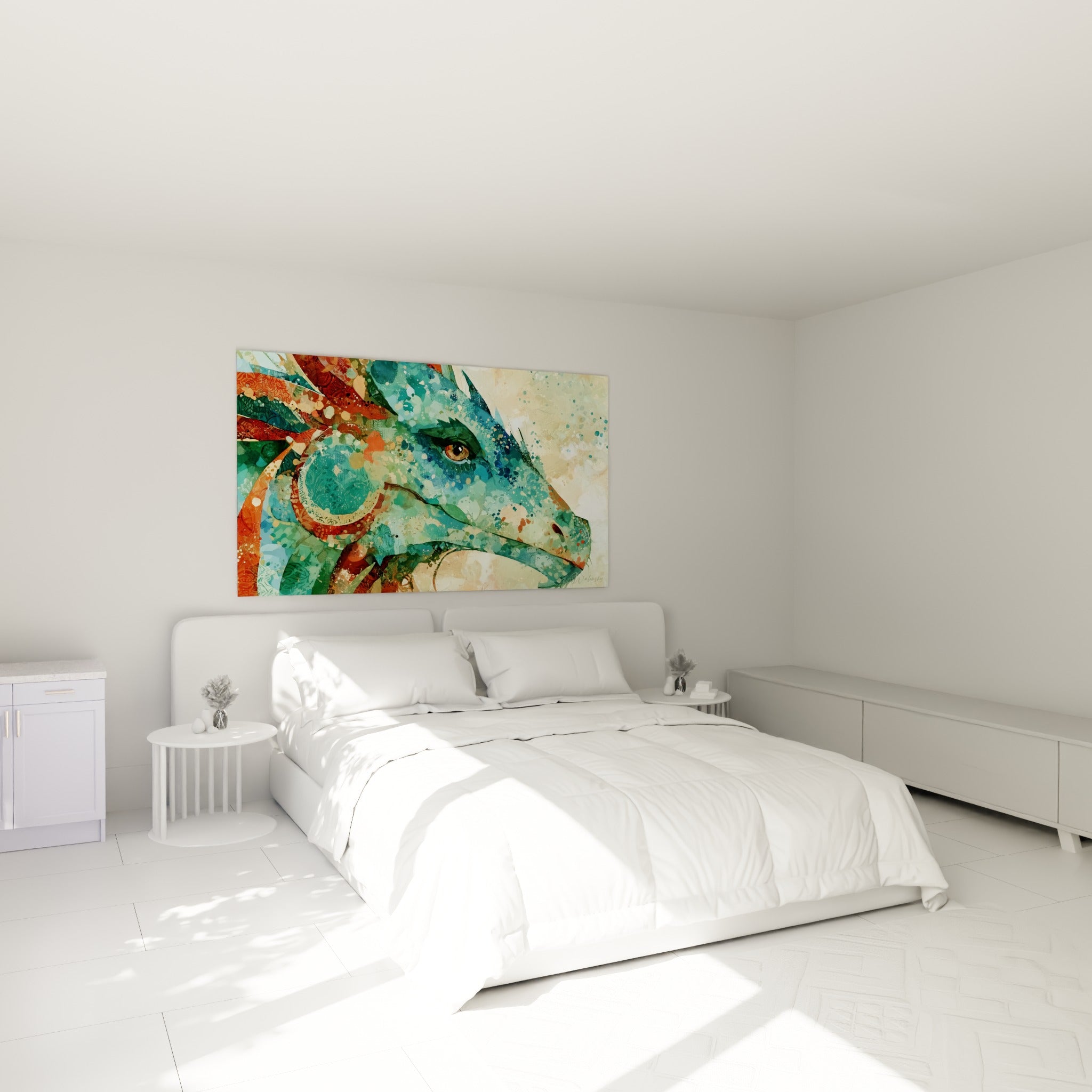 Créature turquoise et terracotta aux yeux ambre, œuvre accrochée au-dessus d'un lit dans une chambre claire
